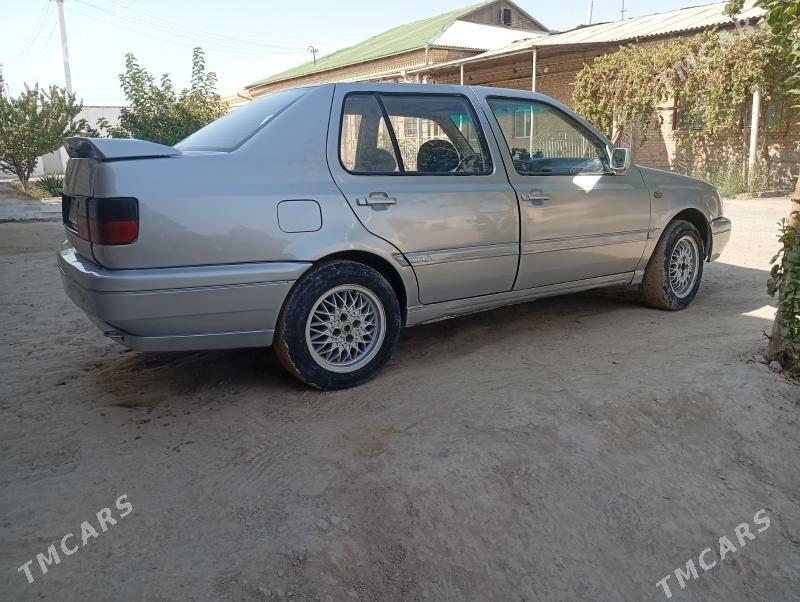 Volkswagen Jetta 1999 - 35 000 TMT - Туркменабат - img 2