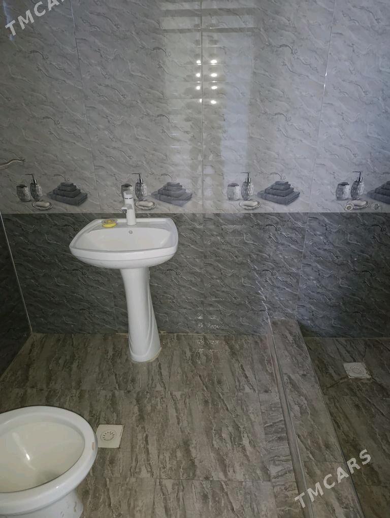 satlyk Jay ylaly kamsamolda - Гурбансолтан Едже - img 4