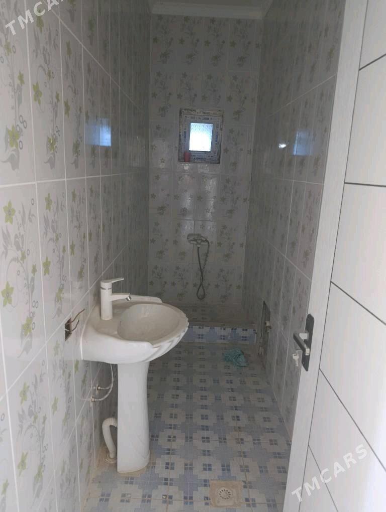 satlyk Jay ylaly kamsamolda - Гурбансолтан Едже - img 3