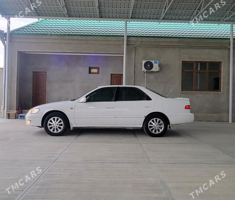 Toyota Camry 1999 - 125 000 TMT - Бахарден - img 4