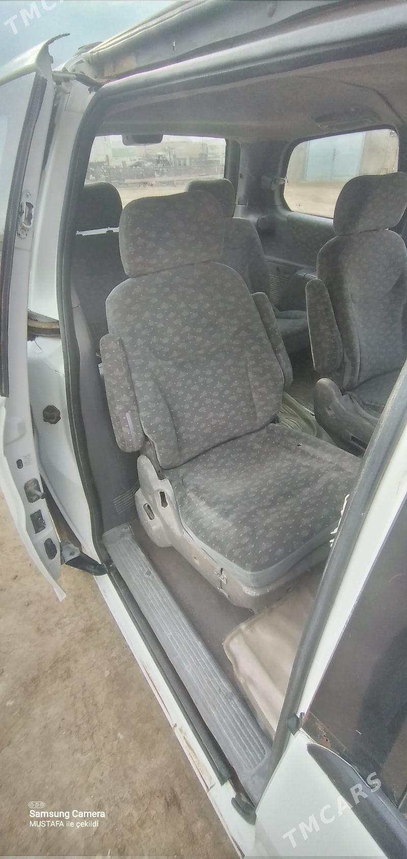 Kia Carnival 2000 - 40 000 TMT - Esenguly - img 2