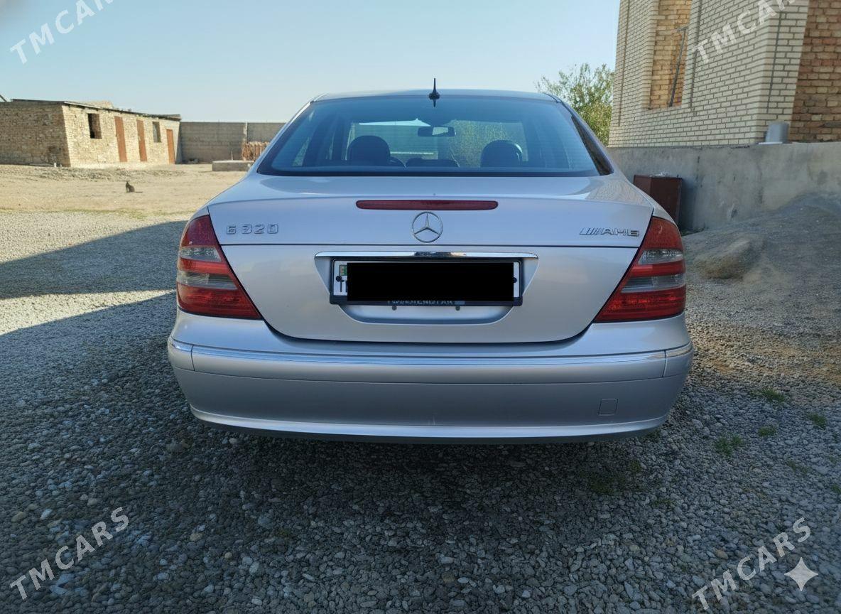 Mercedes-Benz E320 2003 - 200 000 TMT - Gyzylarbat - img 5