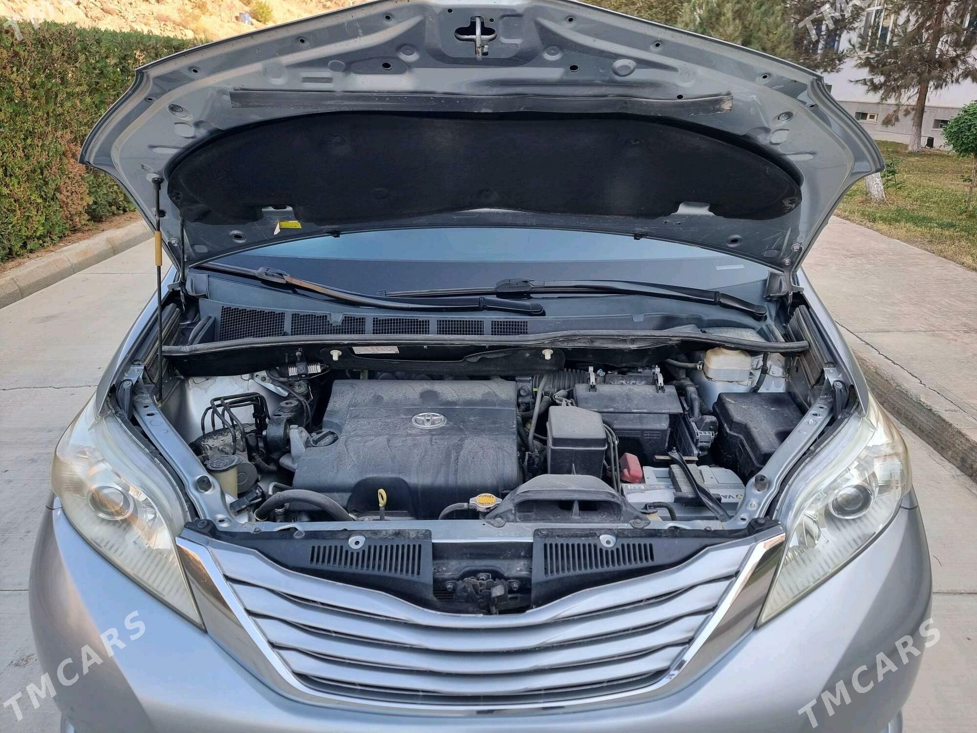 Toyota Sienna 2015 - 390 000 TMT - Туркменбаши - img 10