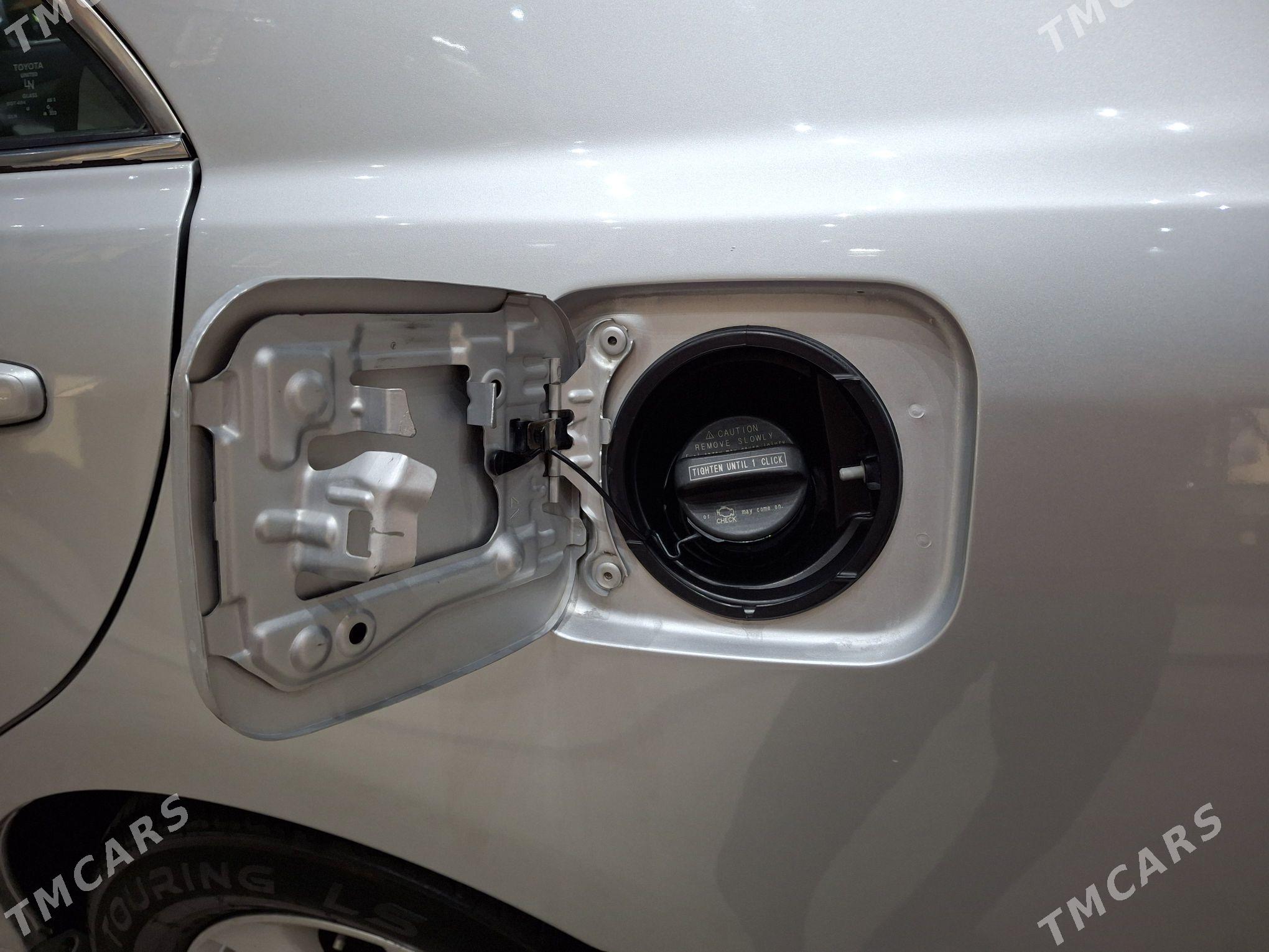 Toyota Camry 2010 - 218 000 TMT - Туркменабат - img 3