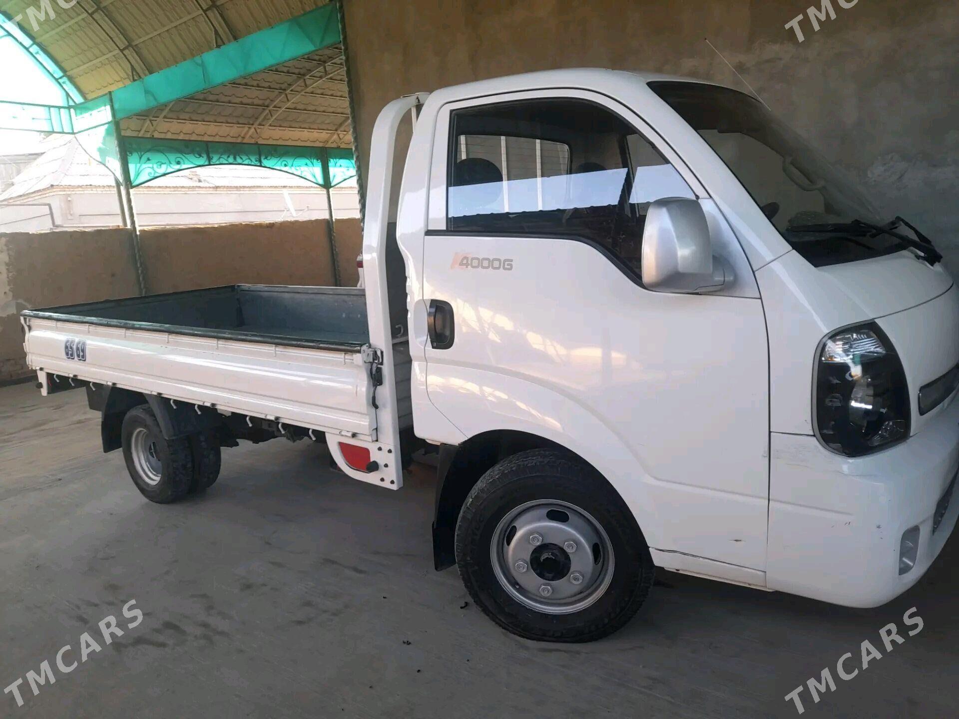 Kia Bongo 2016 - 260 000 TMT - Şabat etr. - img 4