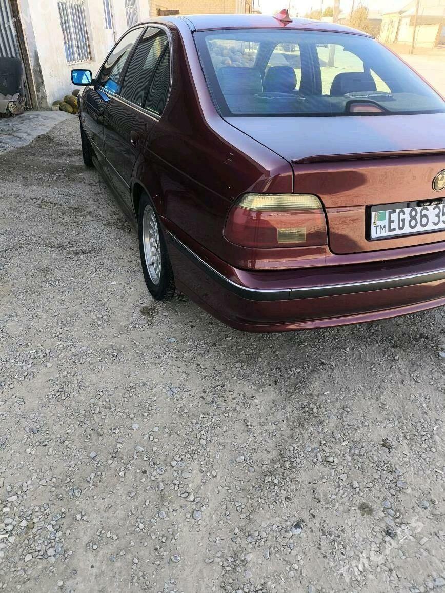 BMW E39 1997 - 103 000 TMT - Baýramaly - img 9