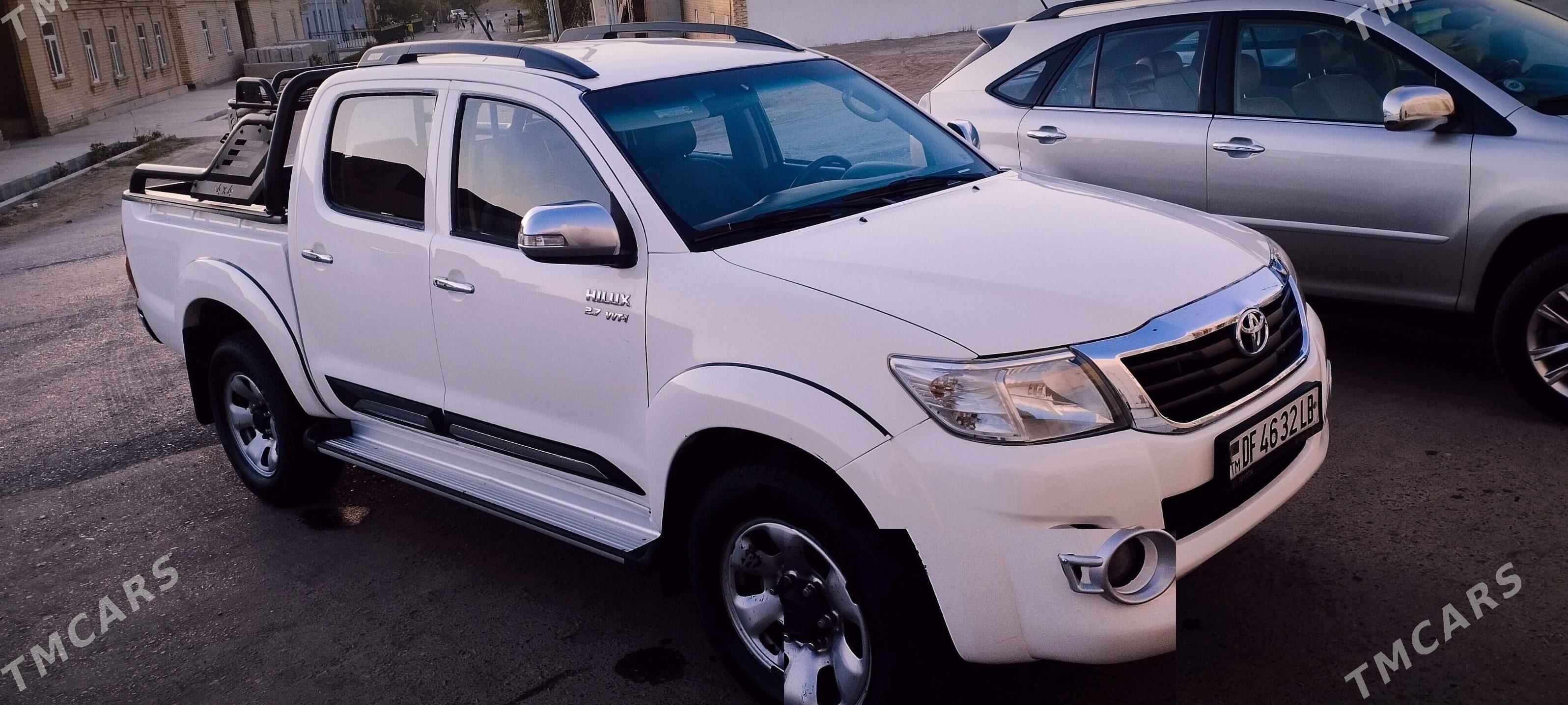 Toyota Hilux 2014 - 335 000 TMT - Туркменабат - img 9