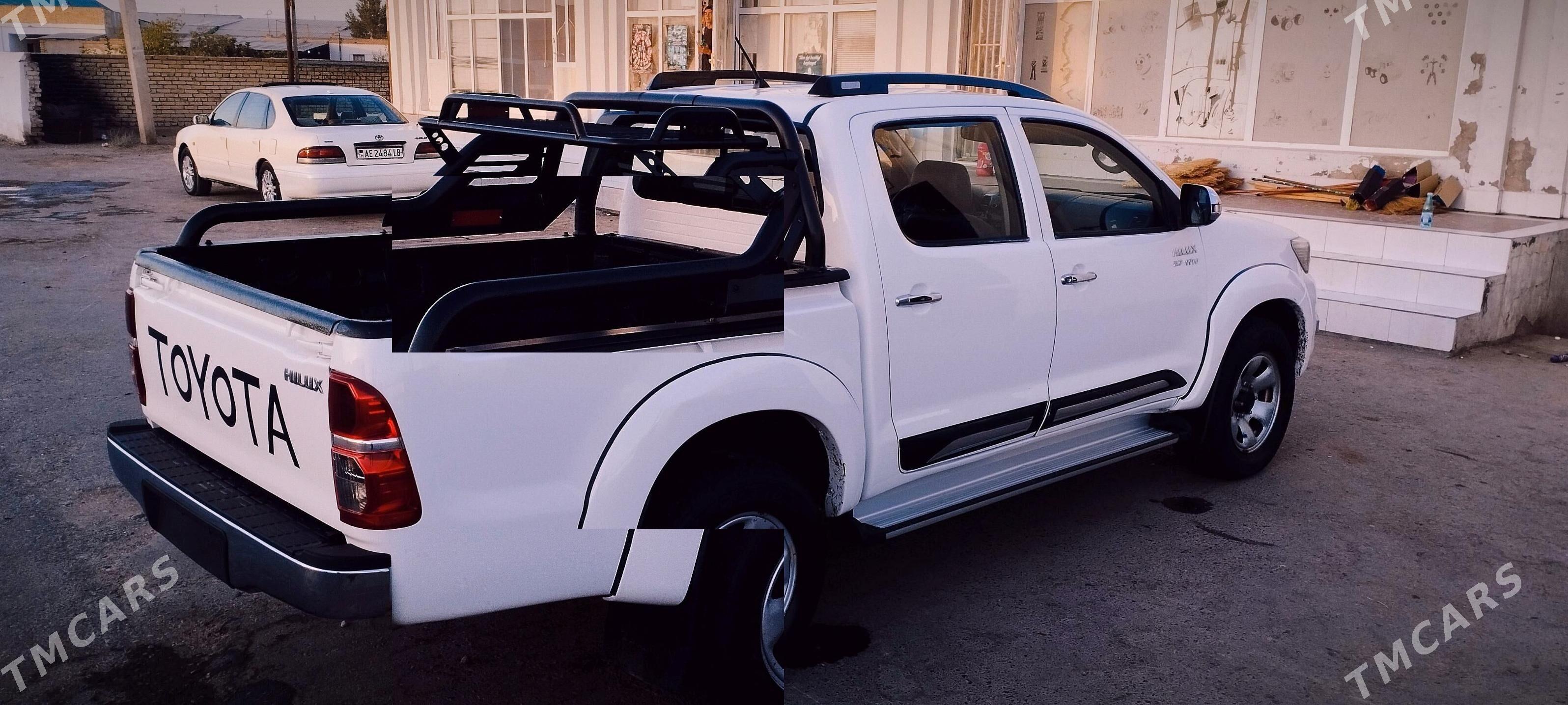 Toyota Hilux 2014 - 335 000 TMT - Туркменабат - img 8