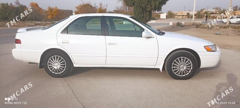 Toyota Camry 1999 - 167 000 TMT - Halaç - img 6