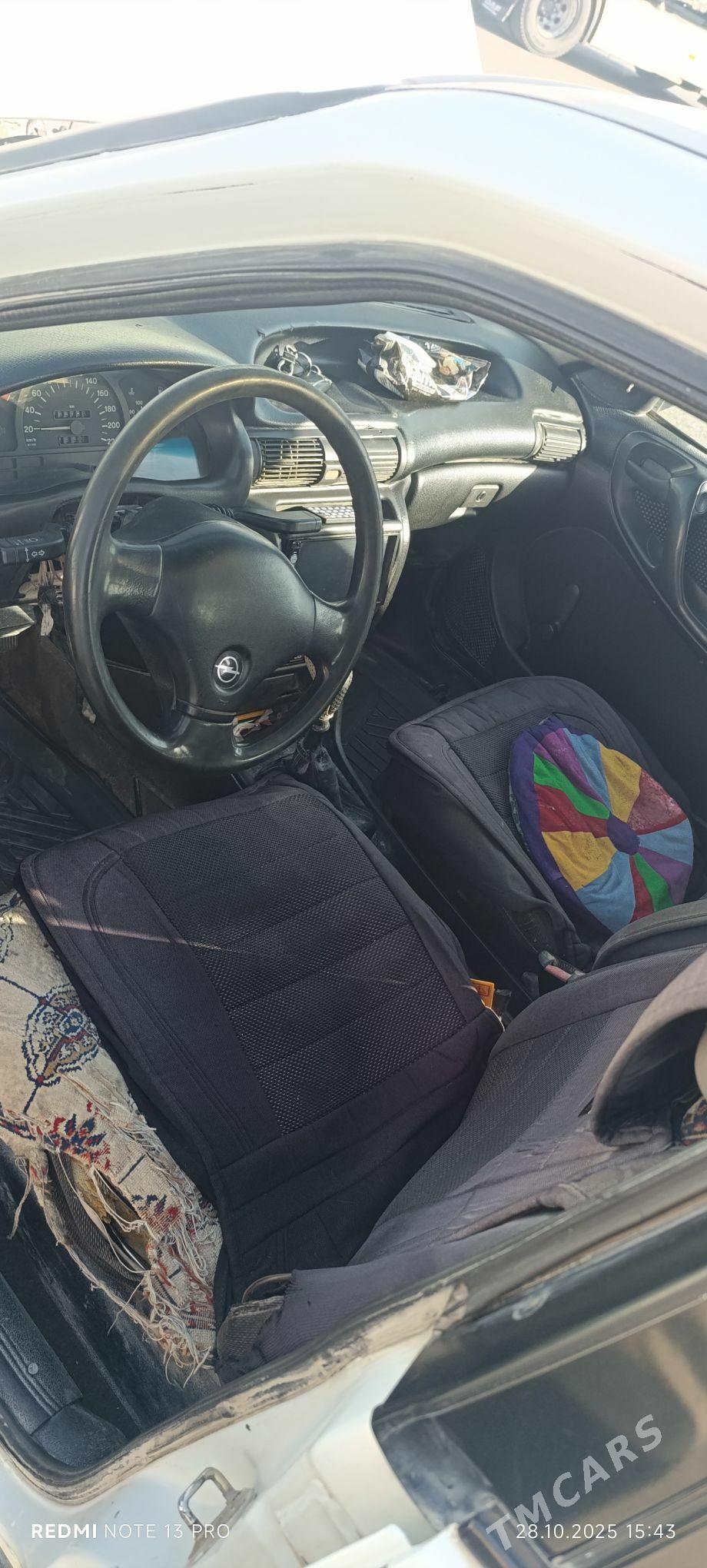 Opel Astra 1994 - 35 000 TMT - Бузмеин ГРЭС - img 1