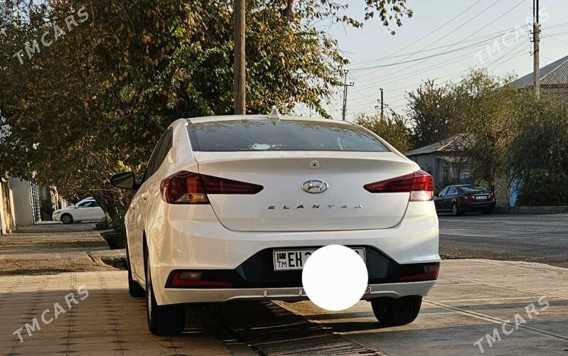 Hyundai Elantra 2020 - 220 000 TMT - "Altyn Asyr" Gündogar bazary (Jygyllyk) - img 3