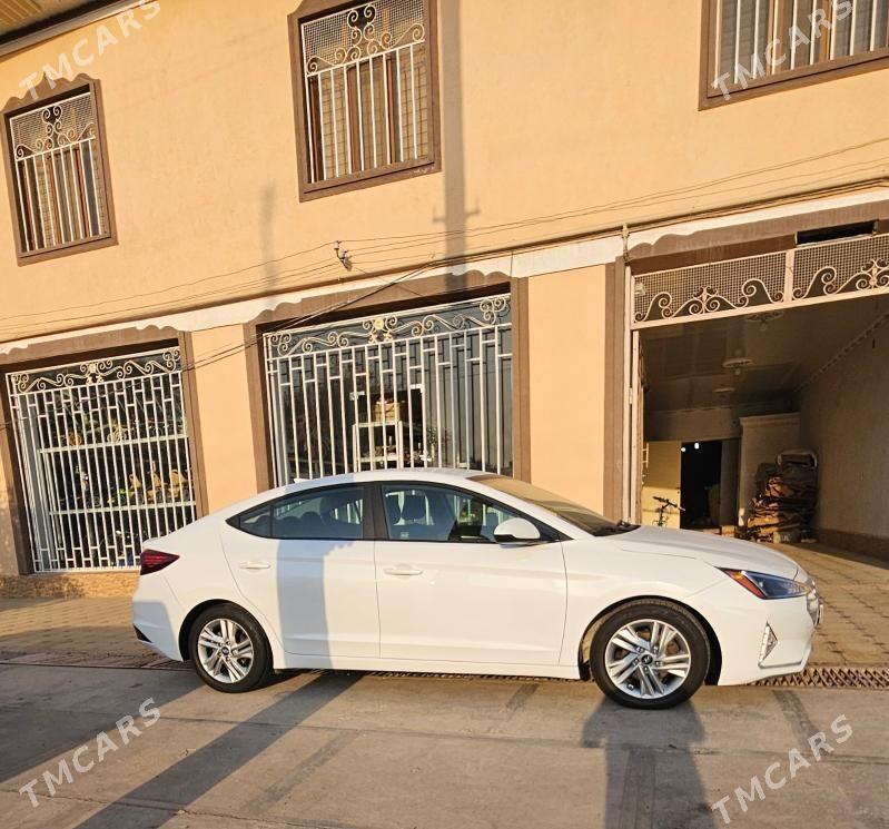 Hyundai Elantra 2020 - 220 000 TMT - "Altyn Asyr" Gündogar bazary (Jygyllyk) - img 4