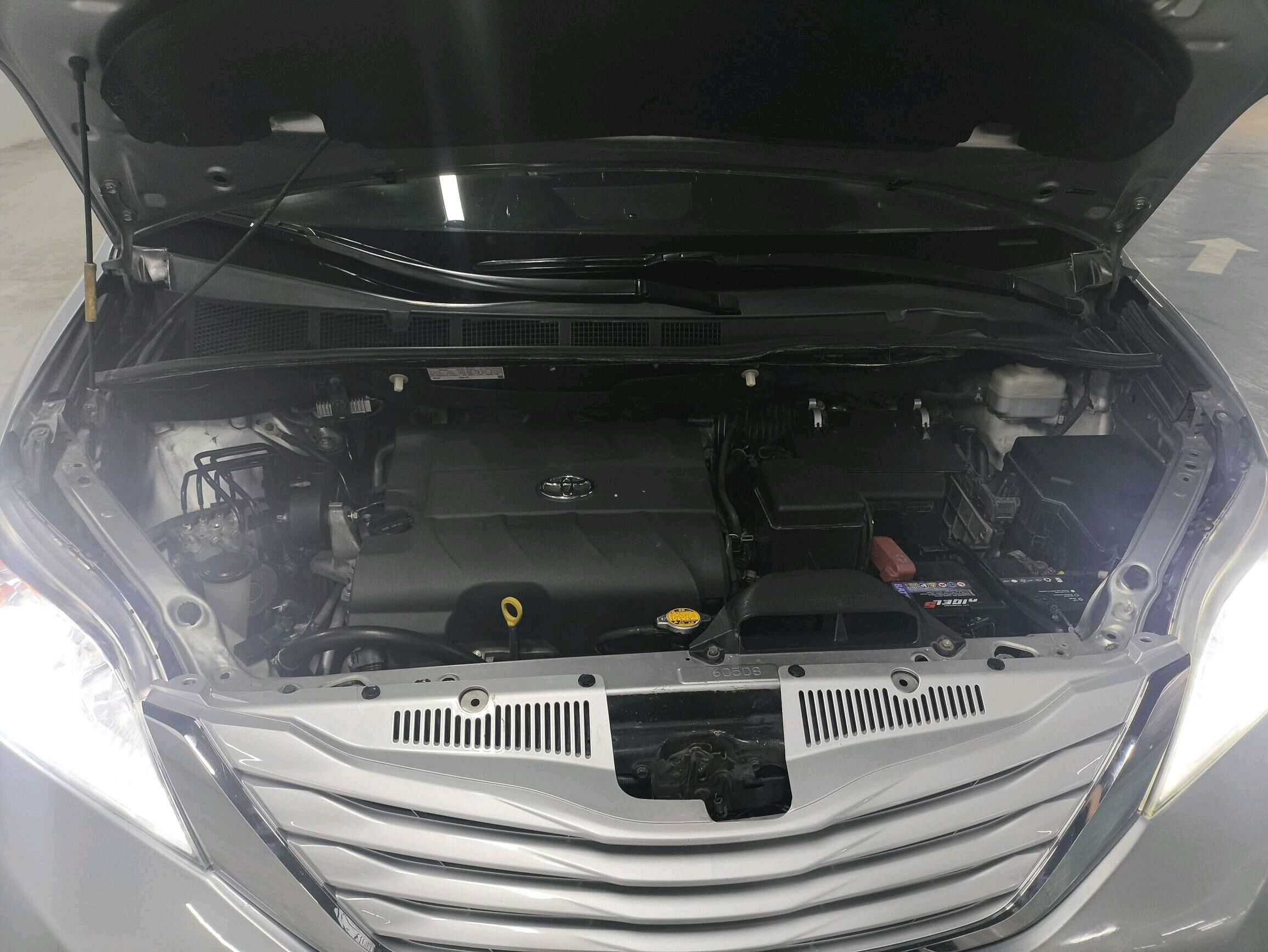 Toyota Sienna 2014 - 360 000 TMT - Бузмеин ГРЭС - img 1