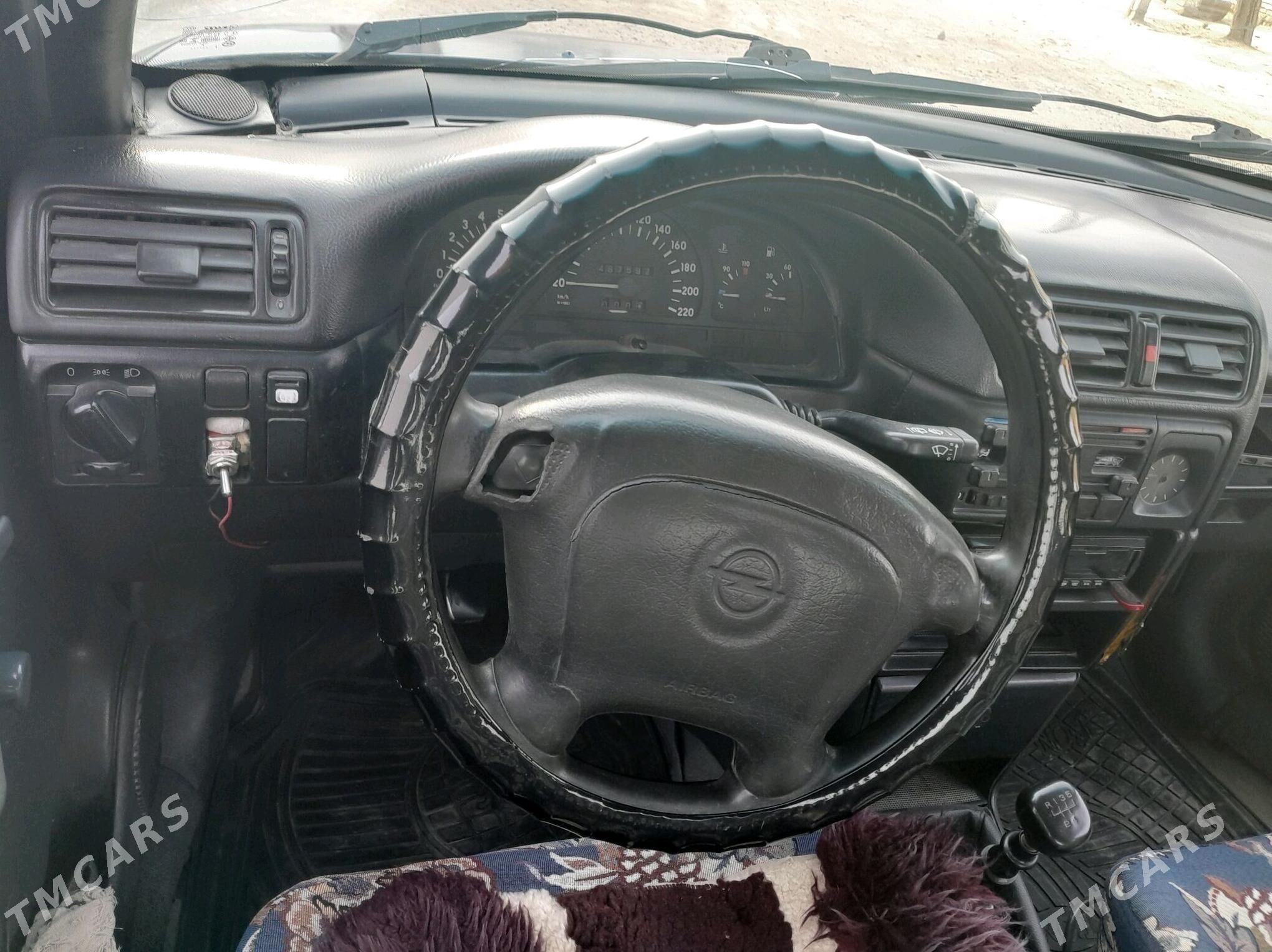 Opel Vectra 1990 - 30 000 TMT - Ёлётен - img 3