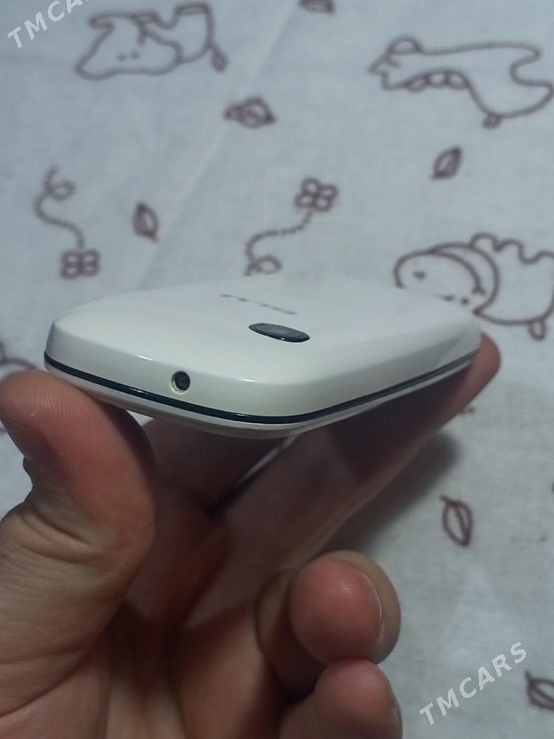 prastoy telefon blu - 5 mkr - img 2