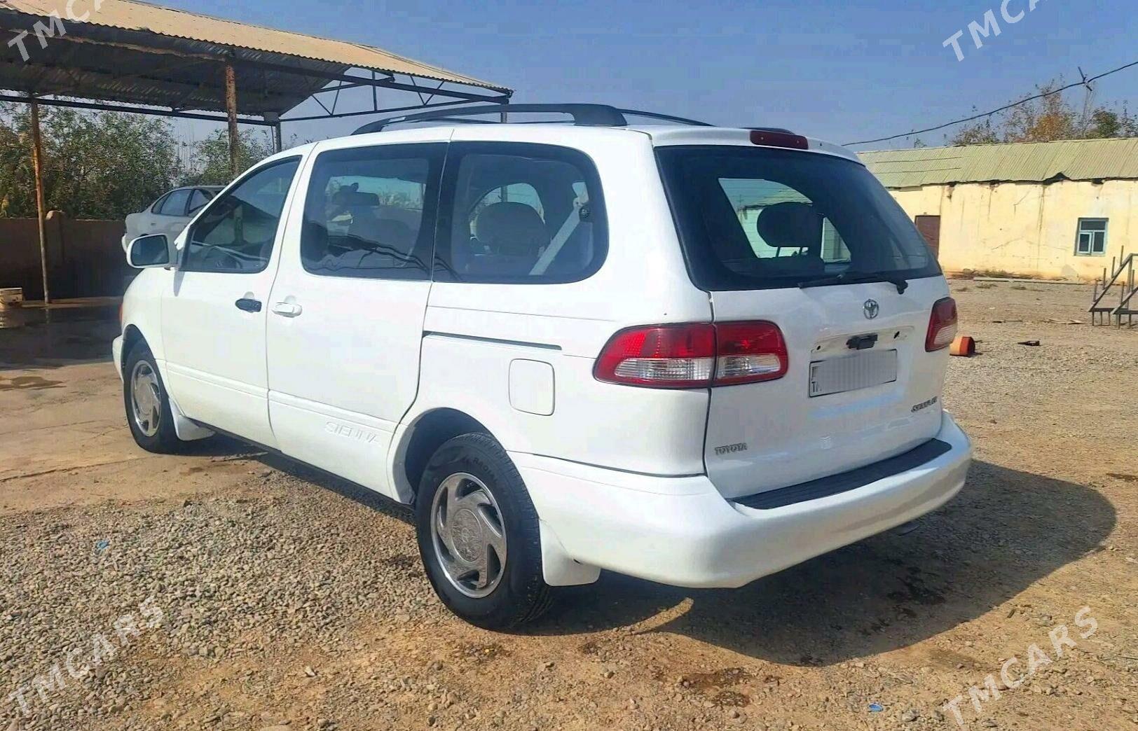 Toyota Sienna 2002 - 155 000 TMT - Babadaýhan - img 3