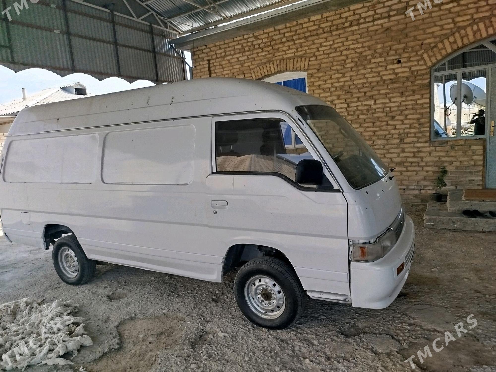 Toyota Hiace 1992 - 43 000 TMT - Мары - img 2