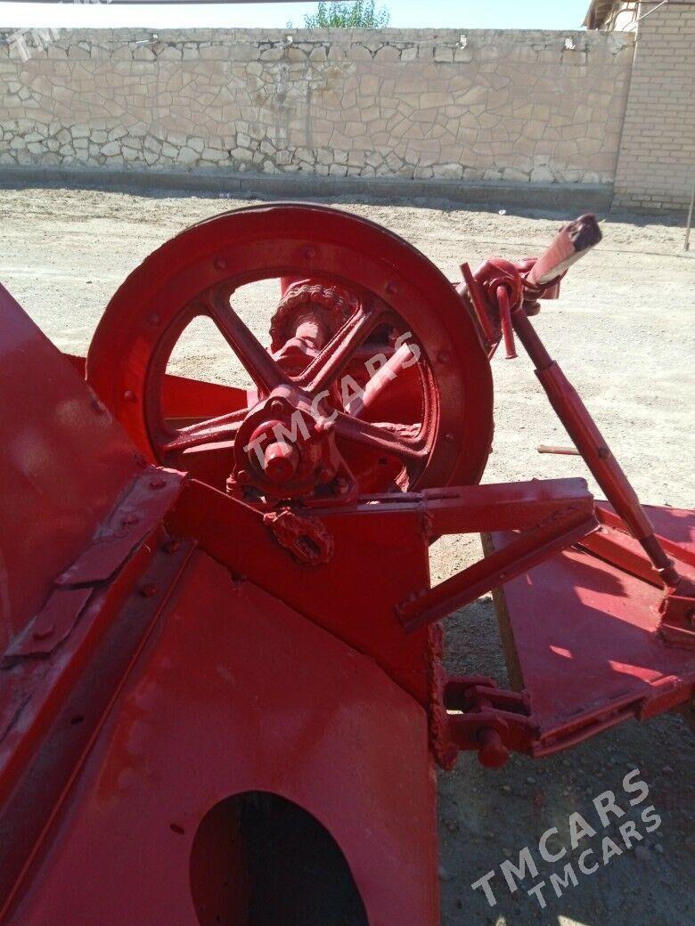 MTZ 82 1998 - 25 000 TMT - Hojambaz - img 2