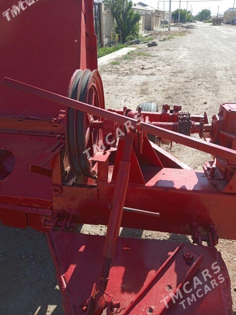 MTZ 82 1998 - 25 000 TMT - Hojambaz - img 4