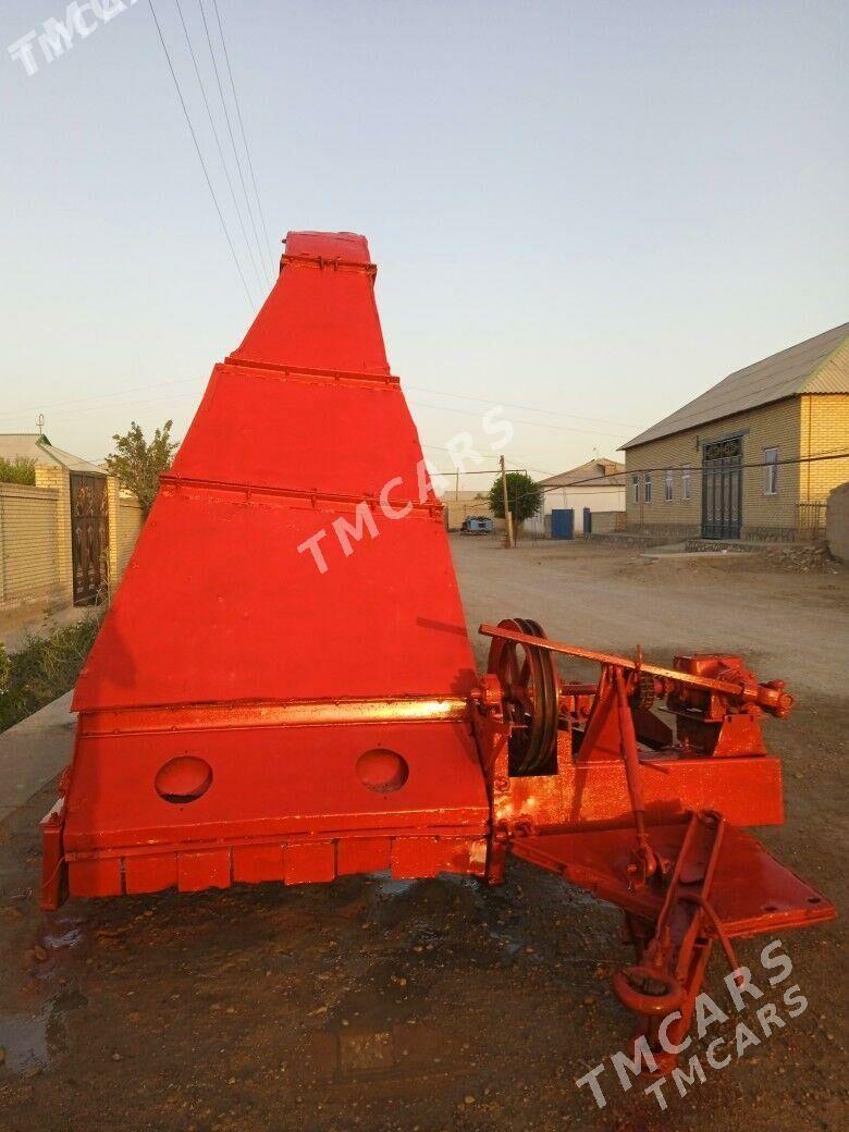 MTZ 82 1998 - 25 000 TMT - Hojambaz - img 3