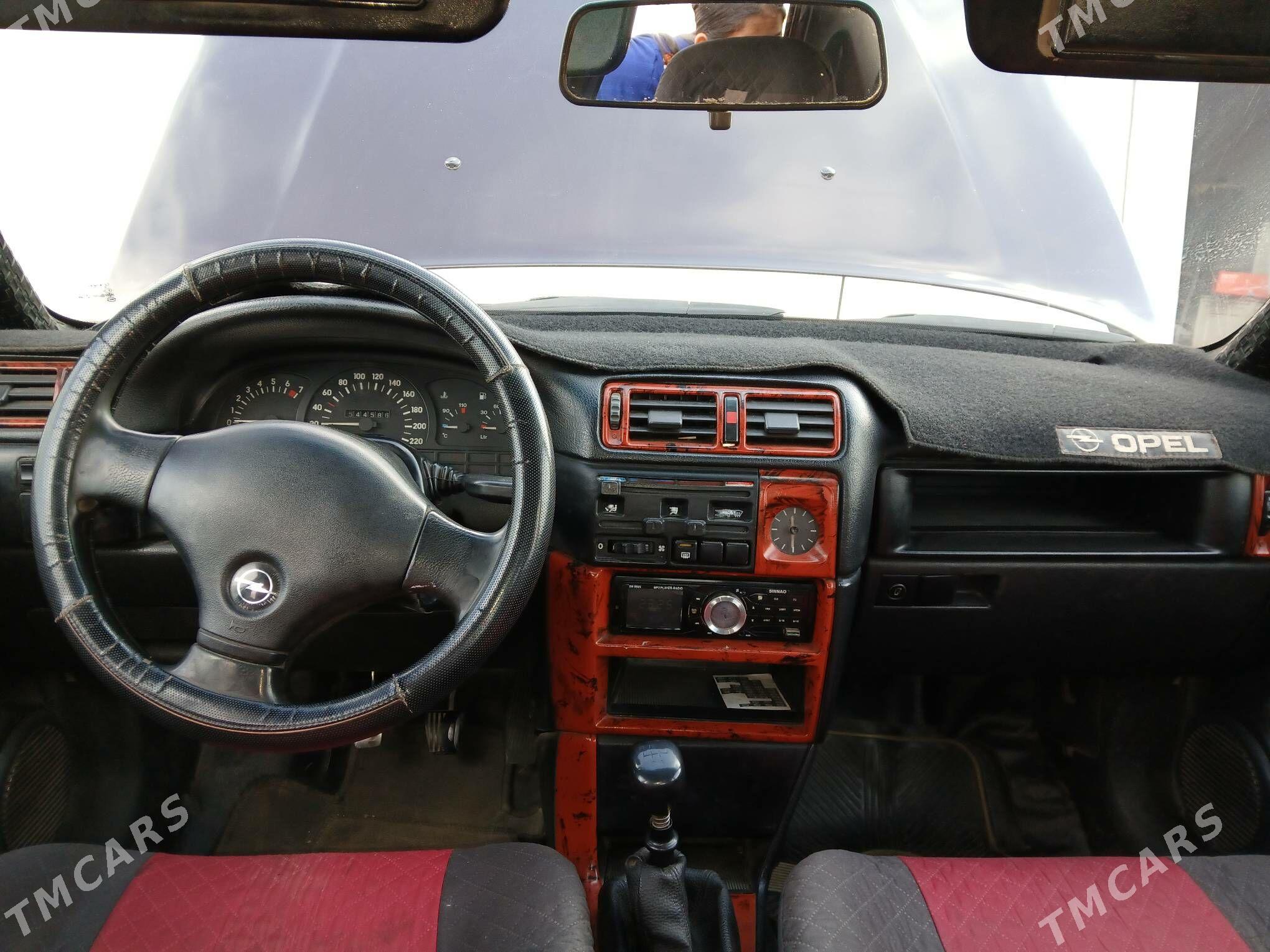 Opel Vectra 1992 - 36 000 TMT - Дашогуз - img 6
