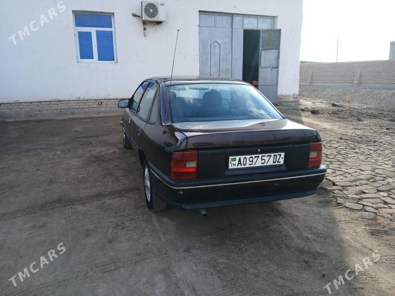 Opel Vectra 1992 - 36 000 TMT - Дашогуз - img 2