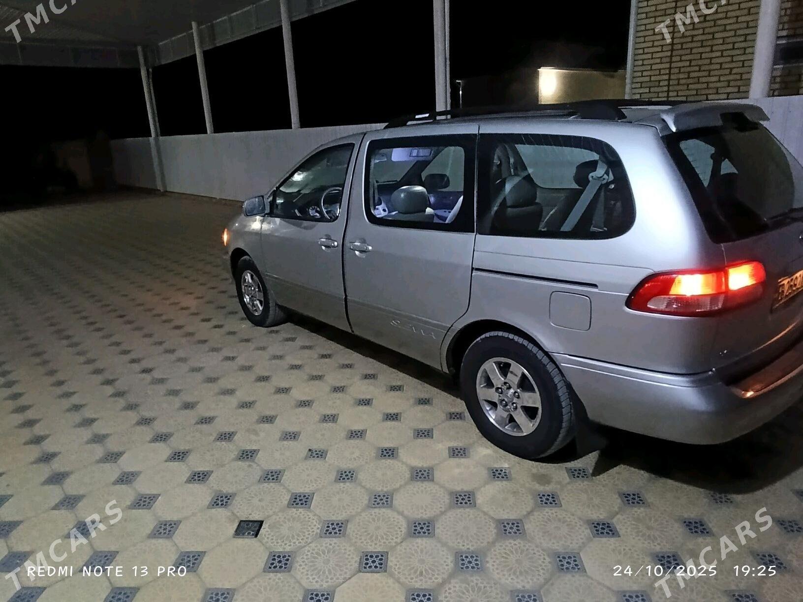 Toyota Sienna 2002 - 190 000 TMT - Мары - img 5