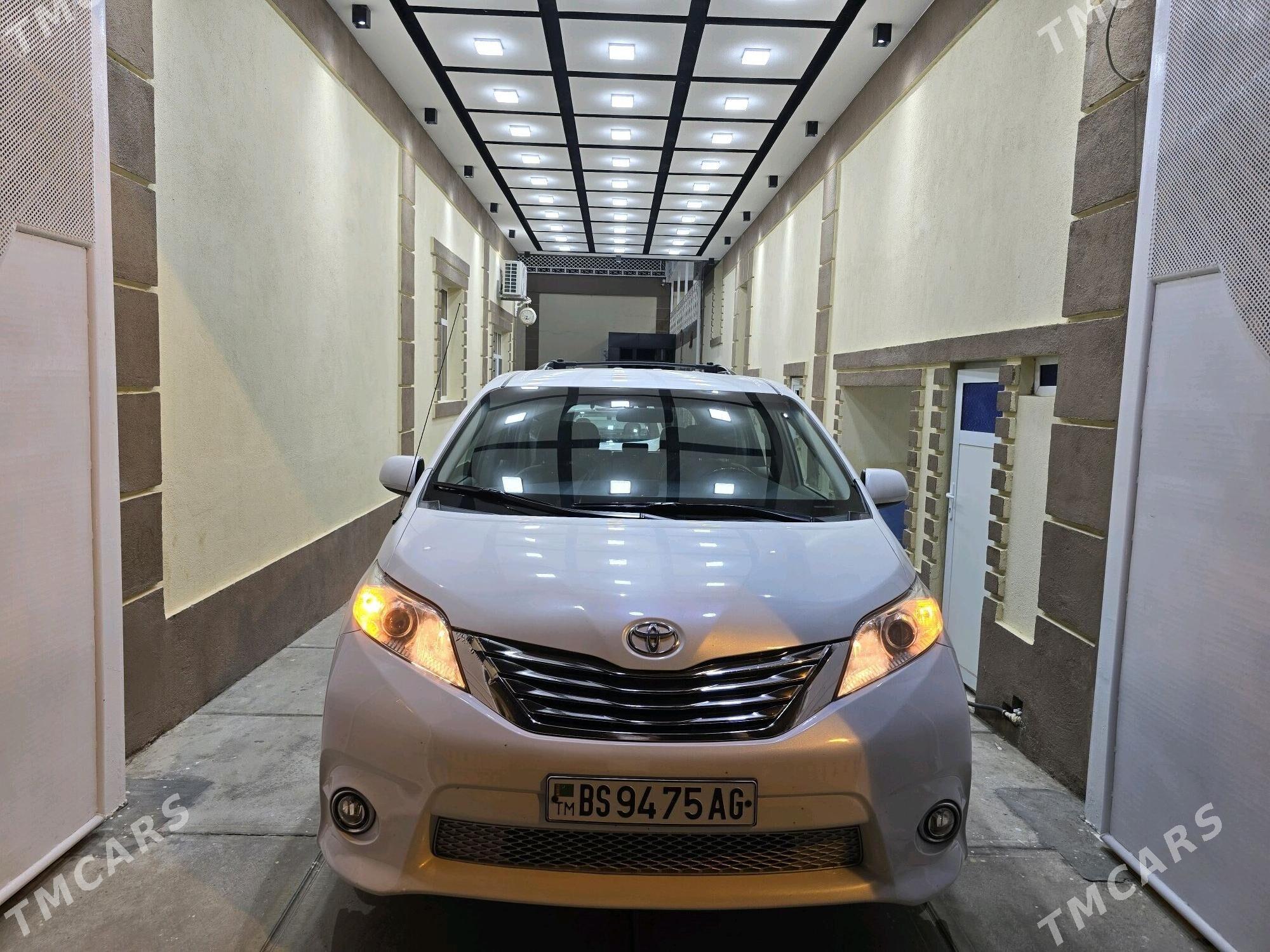 Toyota Sienna 2012 - 380 000 TMT - Чоганлы - img 9