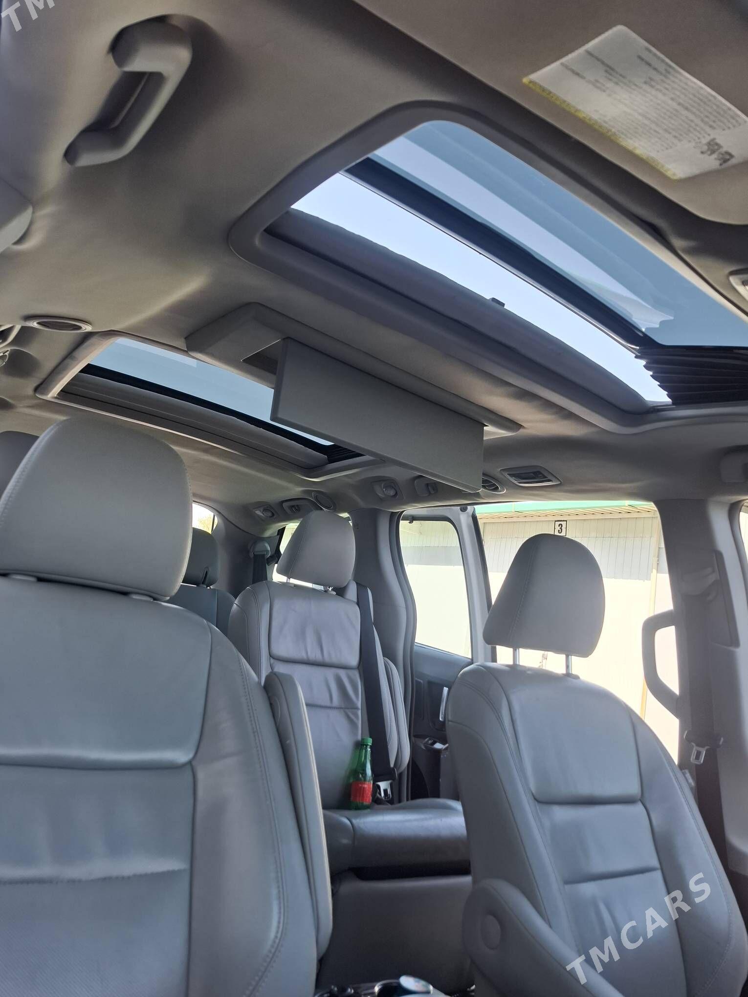 Toyota Sienna 2016 - 460 000 TMT - Ашхабад - img 4