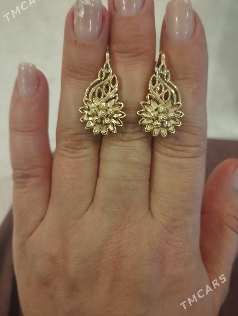 Gyzyl gulakhalka - Дашогуз - img 1