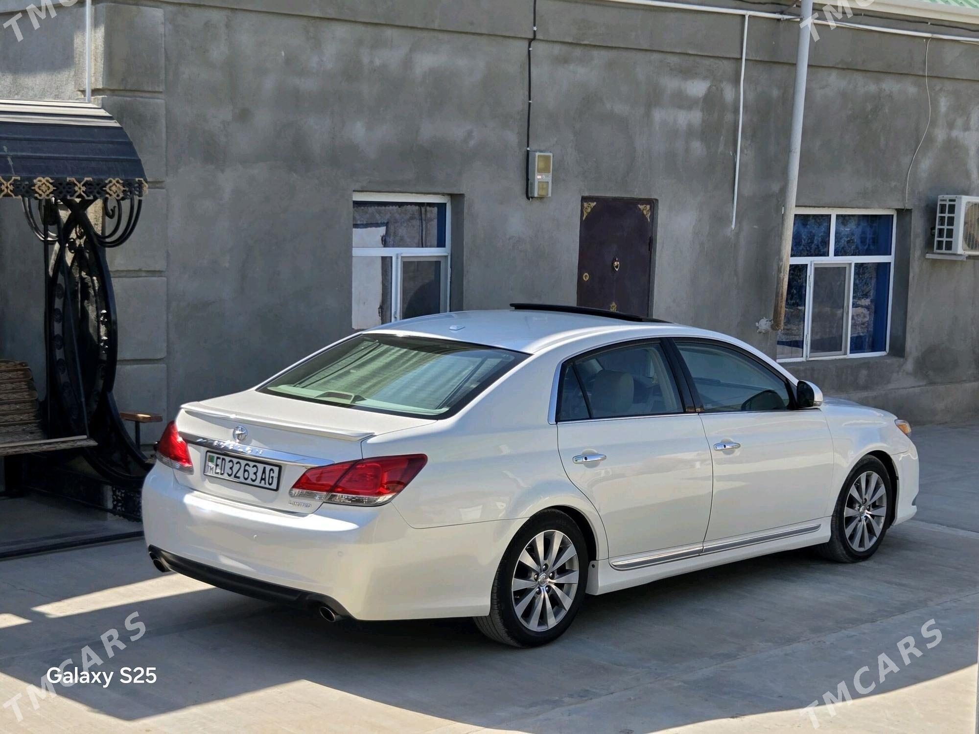 Toyota Avalon 2011 - 330 000 TMT - Гызыларбат - img 1