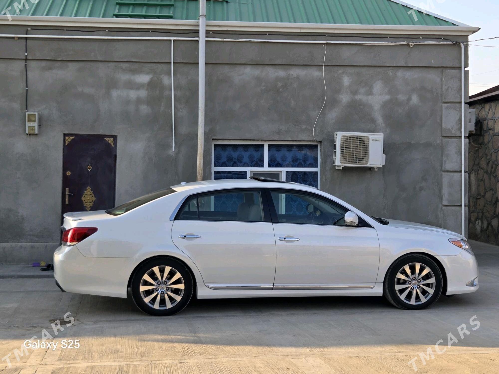 Toyota Avalon 2011 - 330 000 TMT - Гызыларбат - img 8