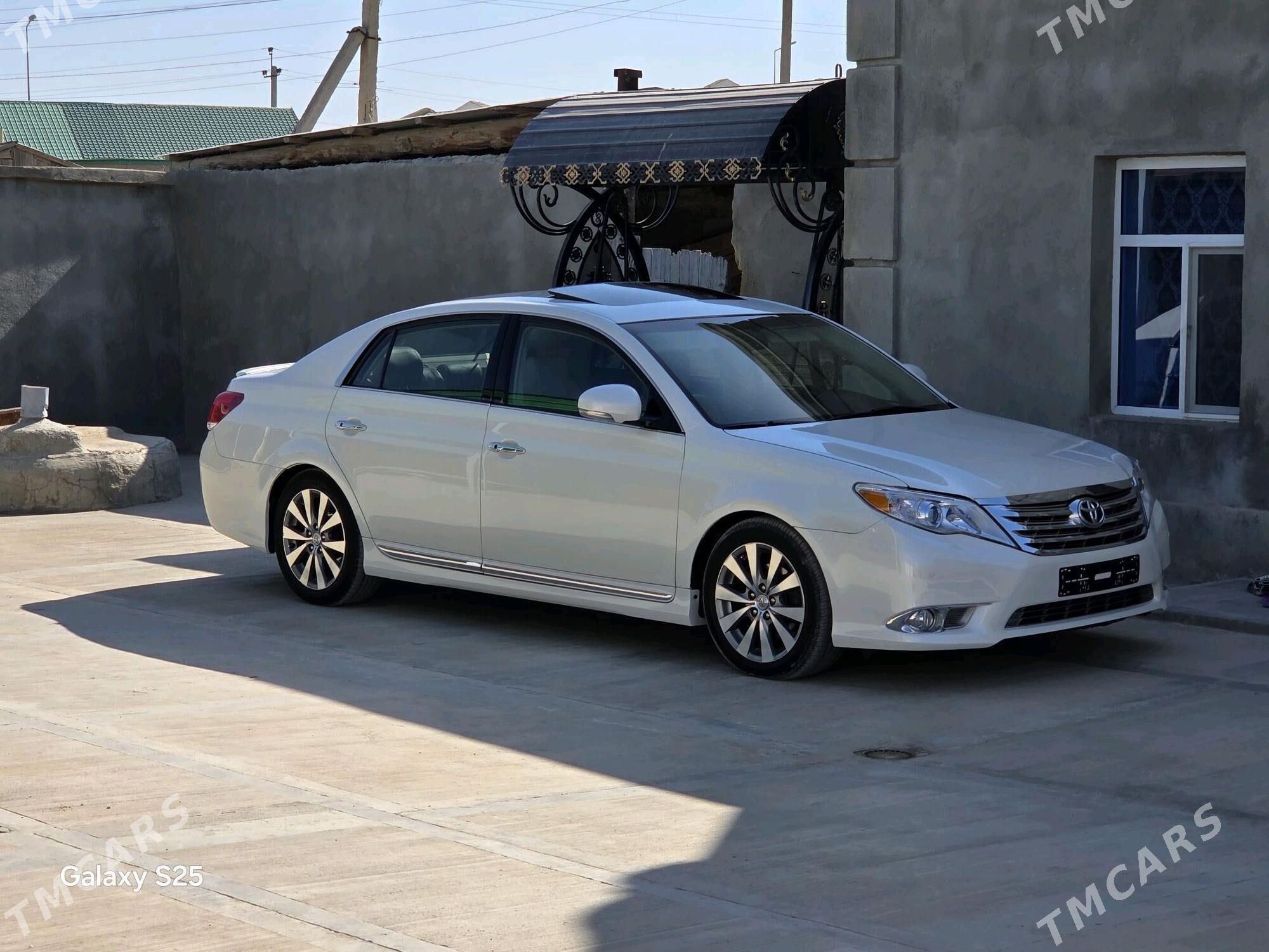 Toyota Avalon 2011 - 330 000 TMT - Гызыларбат - img 6