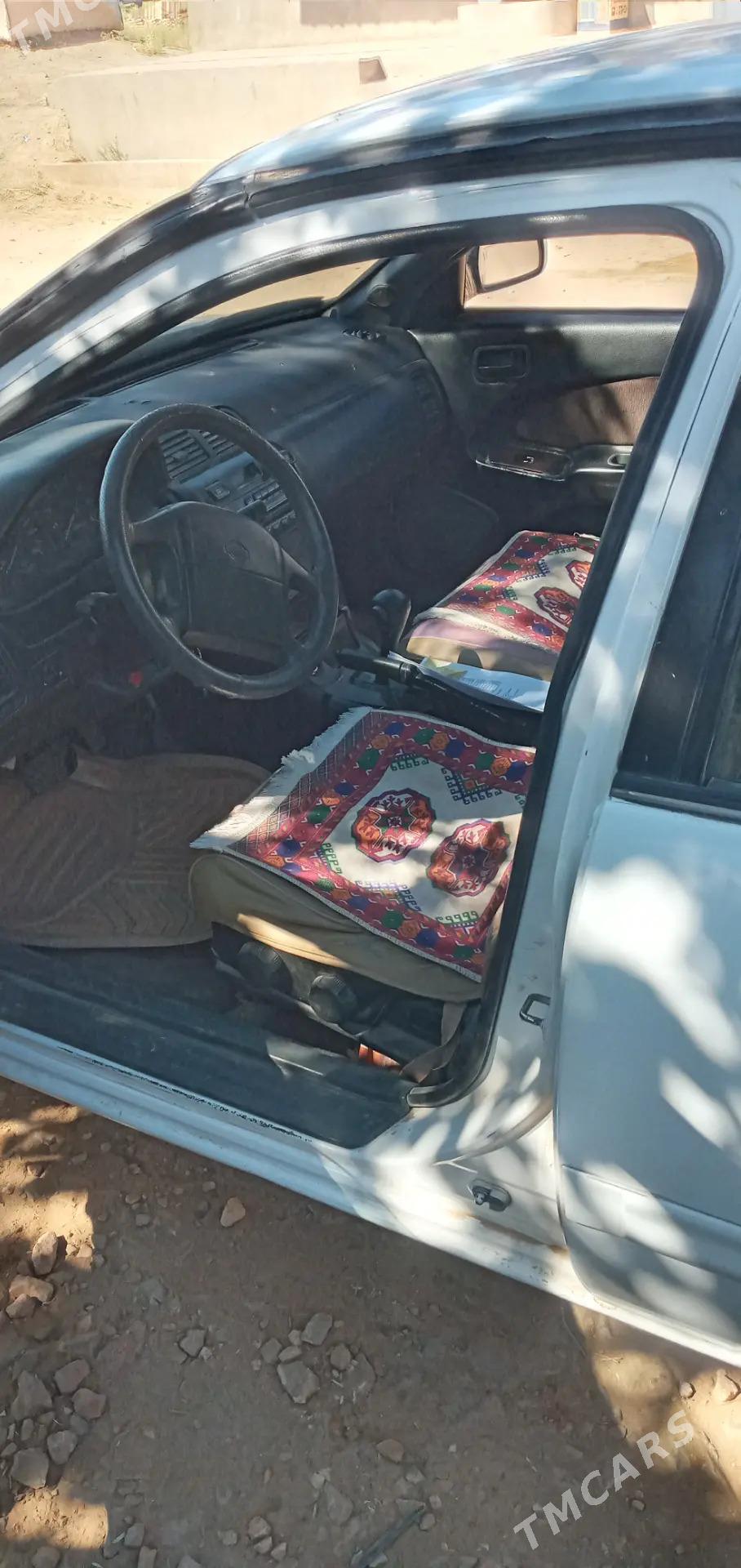 Nissan Cefiro 1996 - 33 000 TMT - Дарганата - img 8