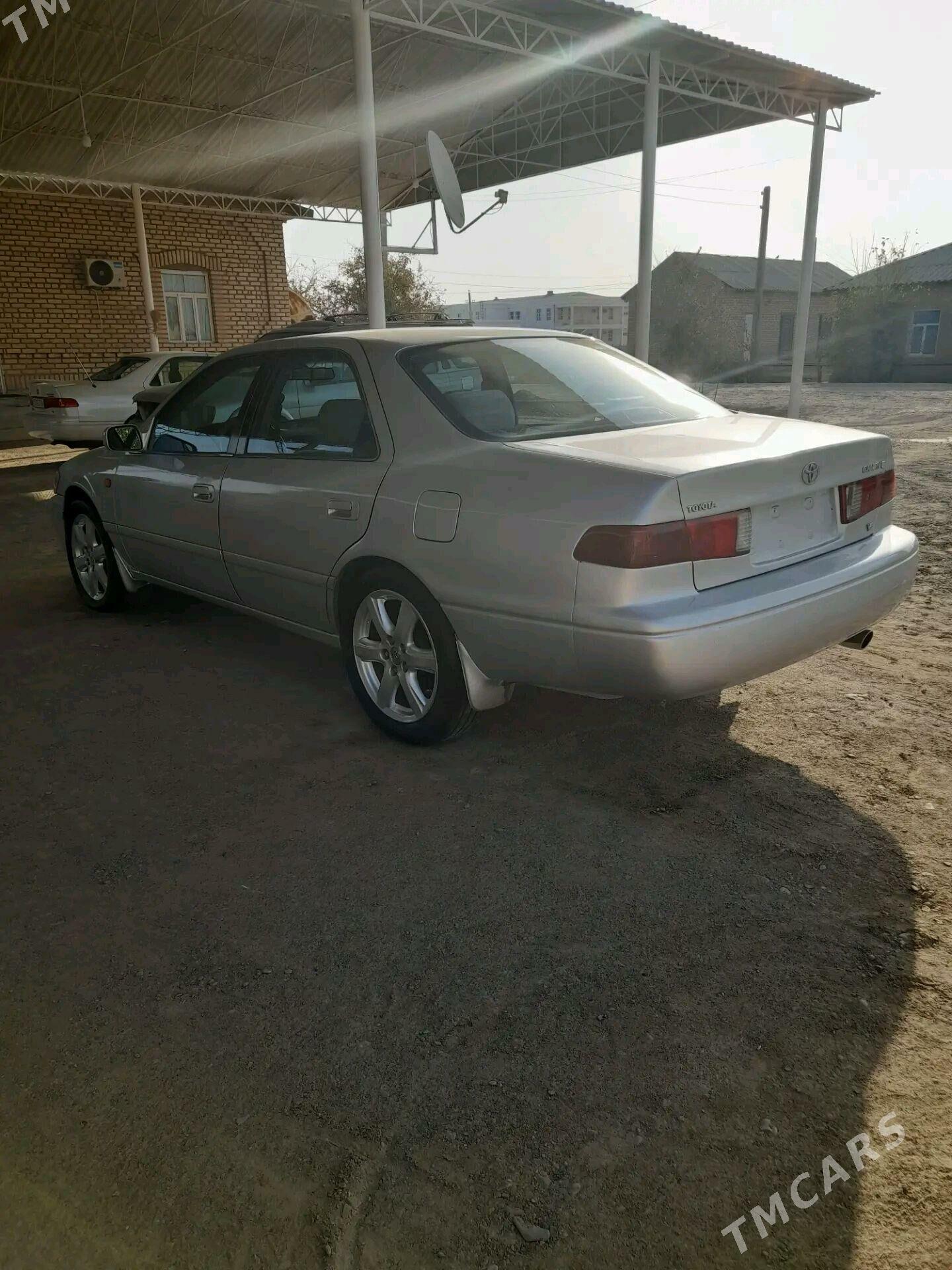 Toyota Camry 2000 - 150 000 TMT - Babadaýhan - img 4