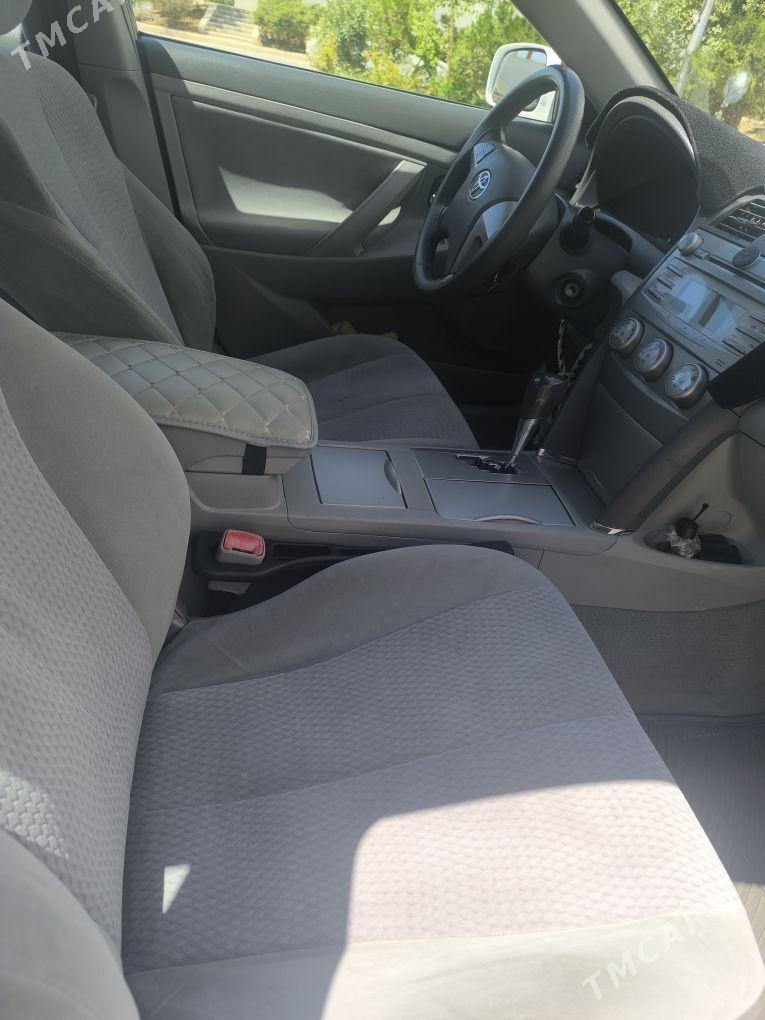 Toyota Camry 2010 - 170 000 TMT - Gurtly - img 2