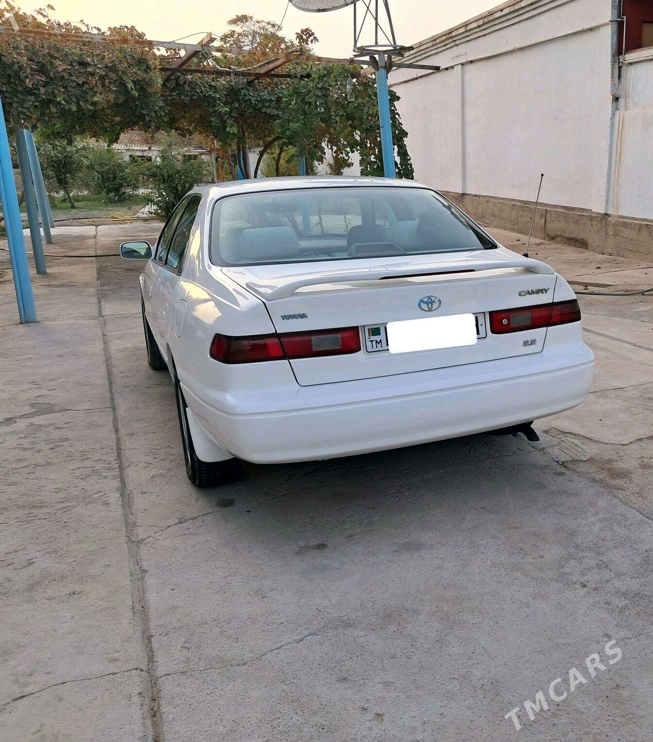 Toyota Camry 1998 - 120 000 TMT - Мары - img 2