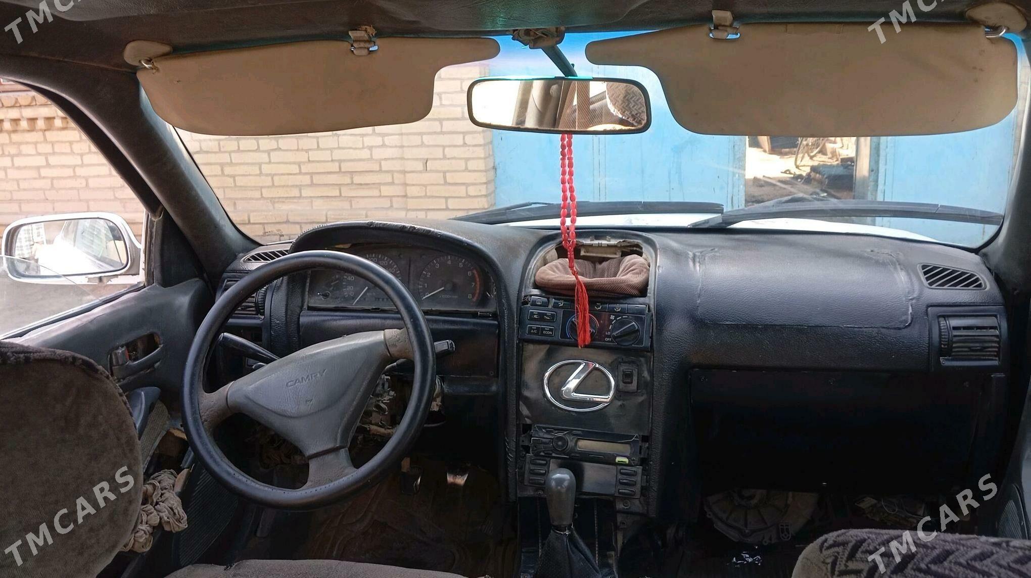 Toyota Camry 1992 - 35 000 TMT - Дянев - img 5