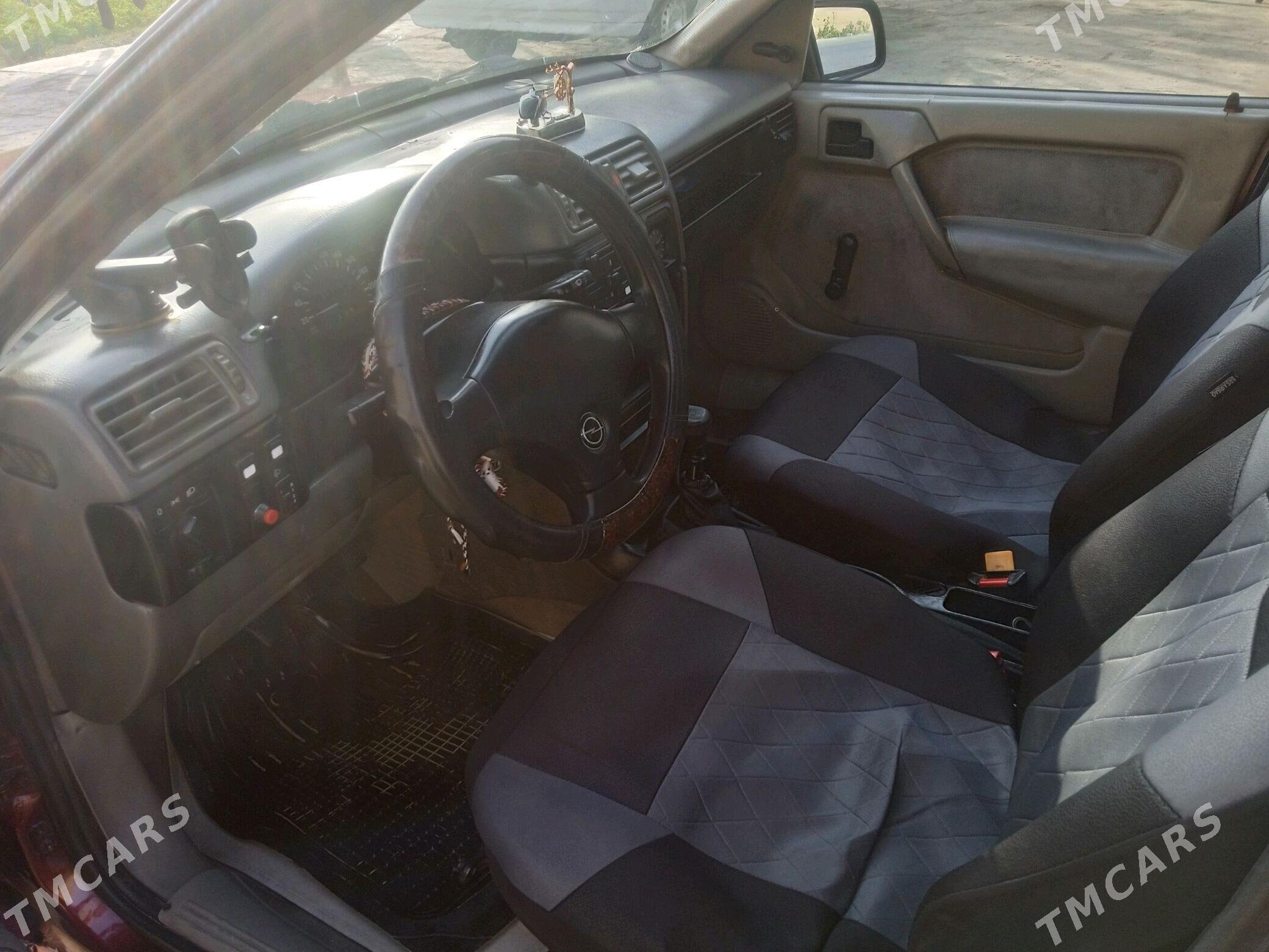 Opel Vectra 1991 - 40 000 TMT - Мары - img 8
