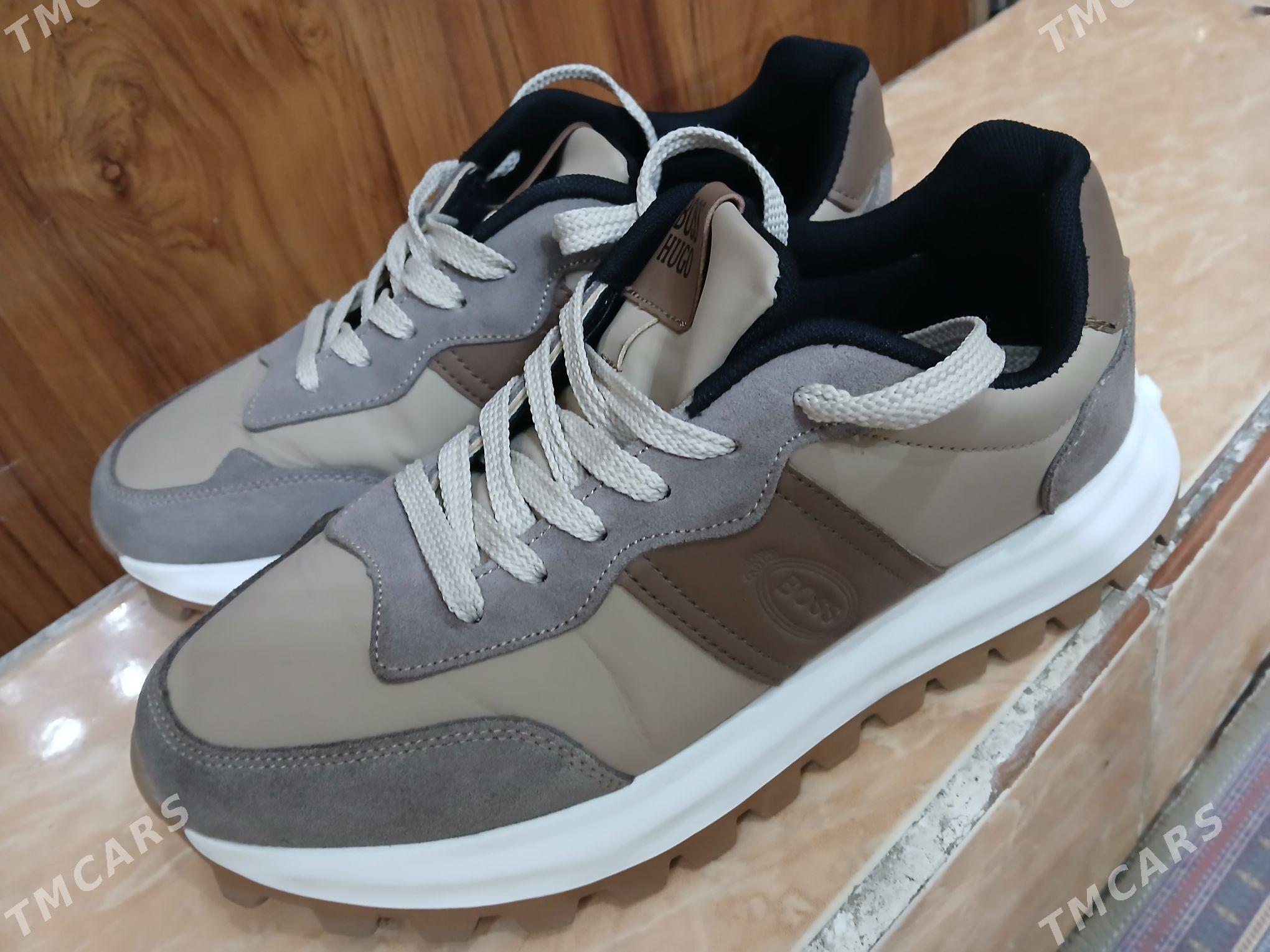 кроссовки - Туркменбаши - img 1