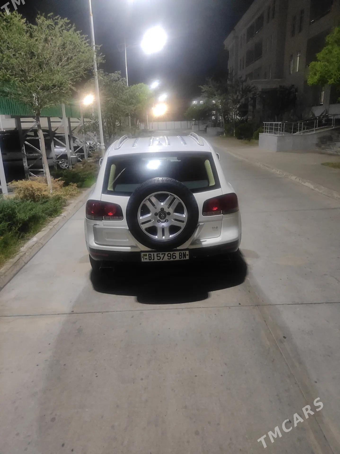 Volkswagen Touareg 2006 - 200 000 TMT - Türkmenbaşy - img 10