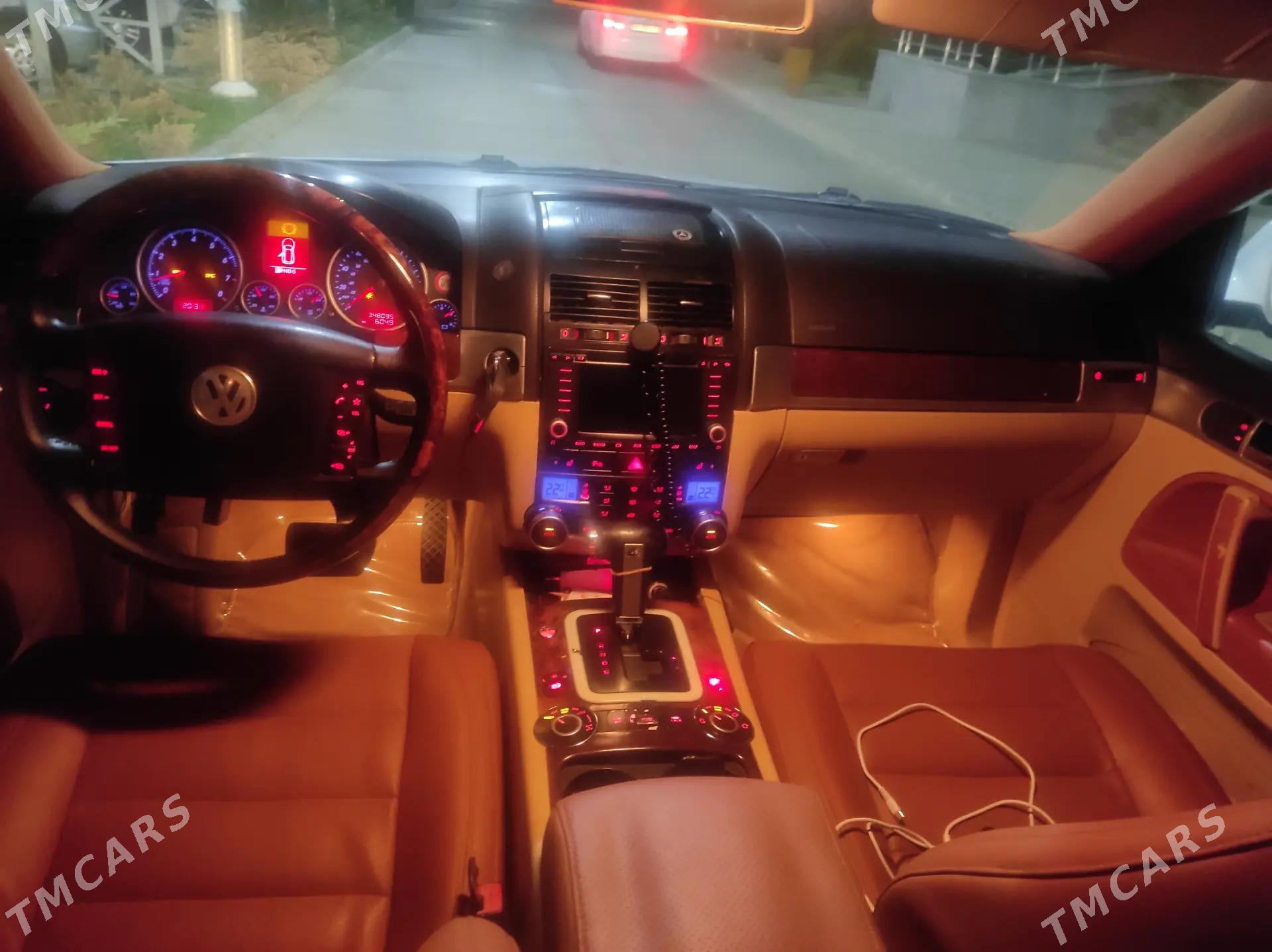 Volkswagen Touareg 2006 - 200 000 TMT - Türkmenbaşy - img 8