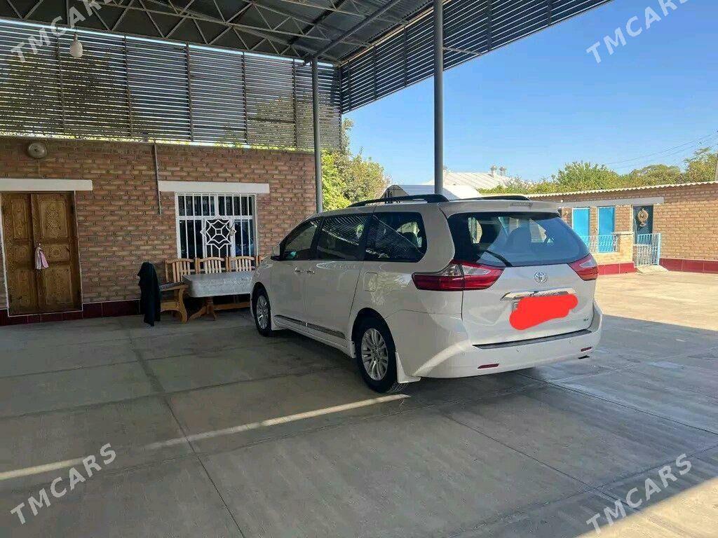 Toyota Sienna 2015 - 380 000 TMT - Бахарден - img 5