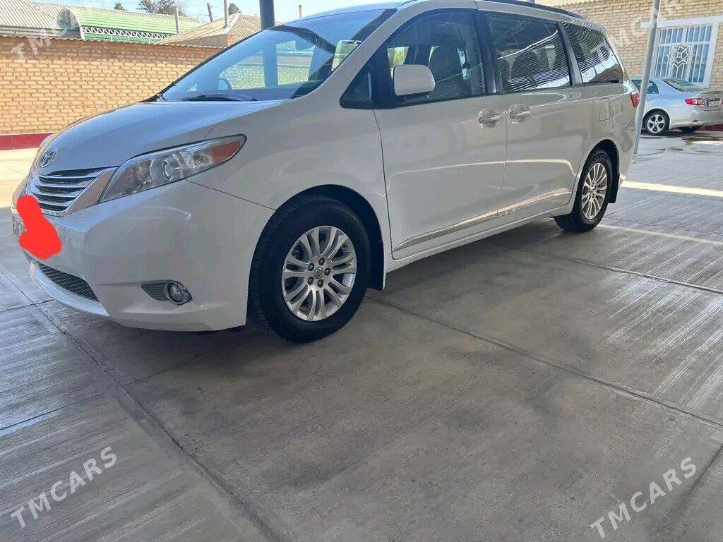 Toyota Sienna 2015 - 380 000 TMT - Бахарден - img 2