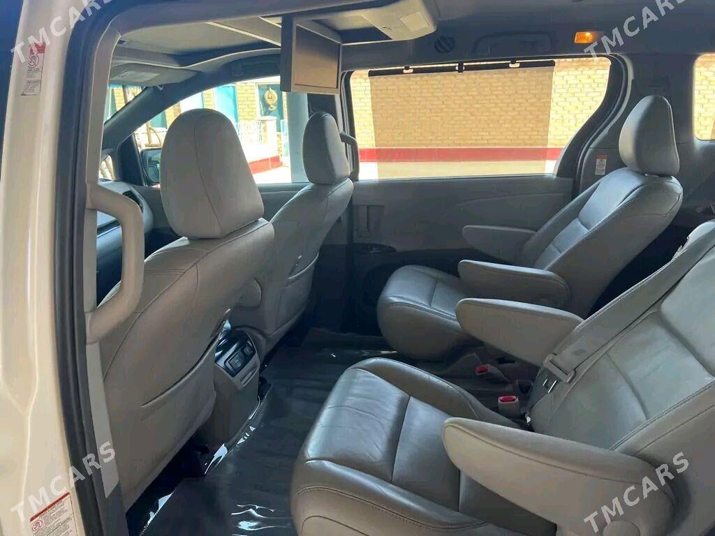 Toyota Sienna 2015 - 380 000 TMT - Бахарден - img 9