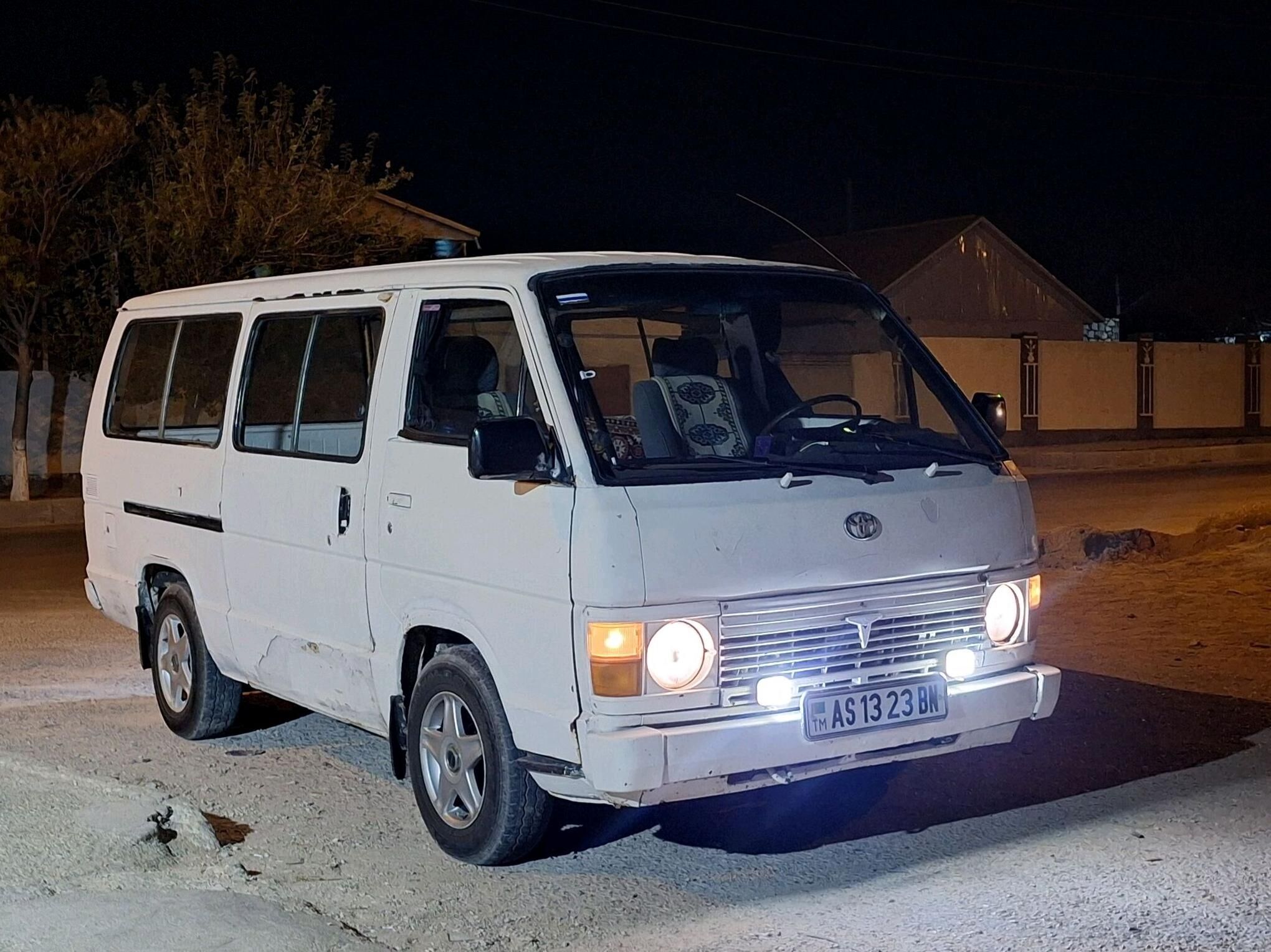 Toyota Hiace 1985 - 50 000 TMT - Balkanabat - img 4