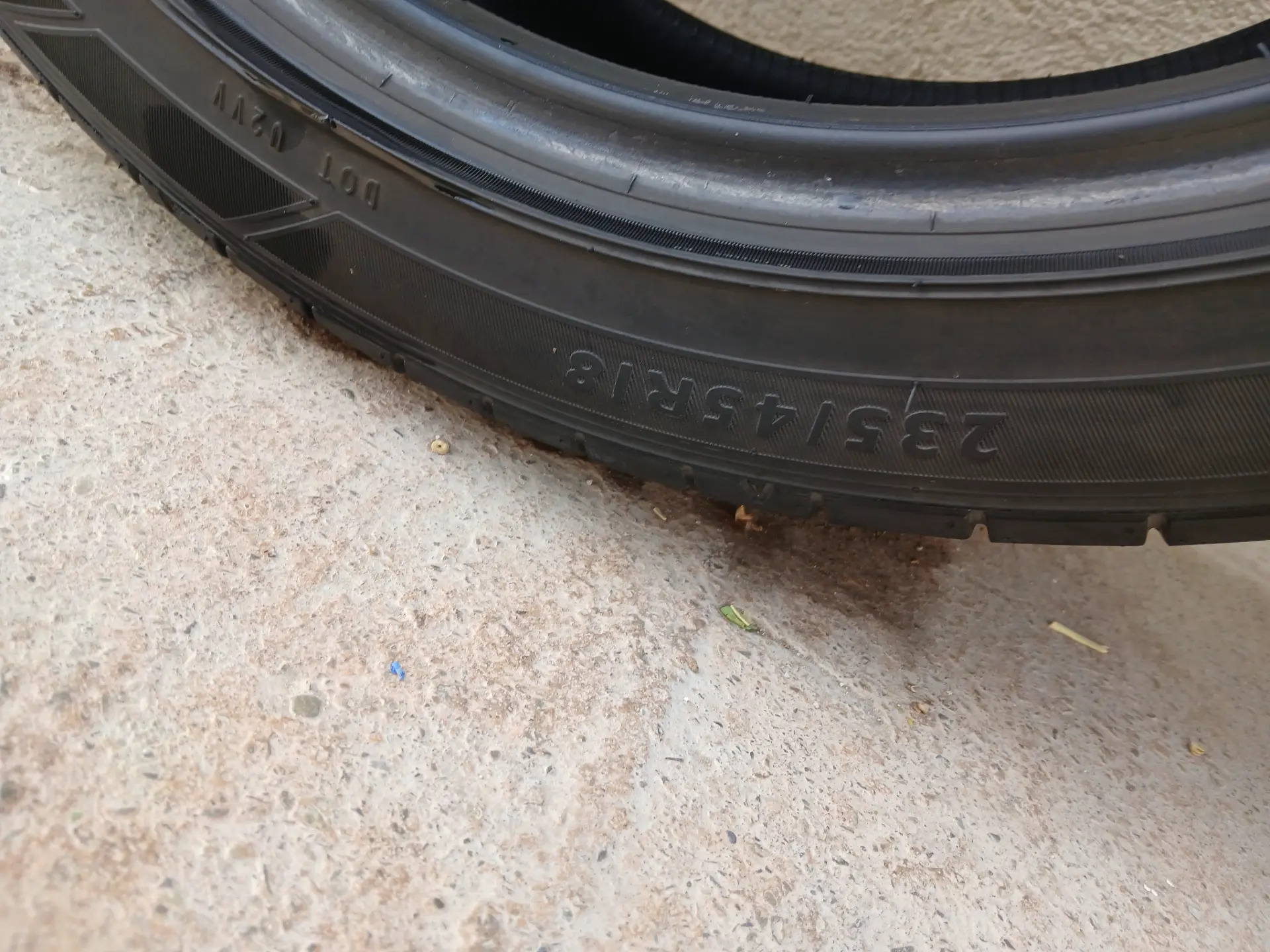 DUNLOP TEKER 235.45.18 1 200 TMT - Ak bugdaý etraby - img 2