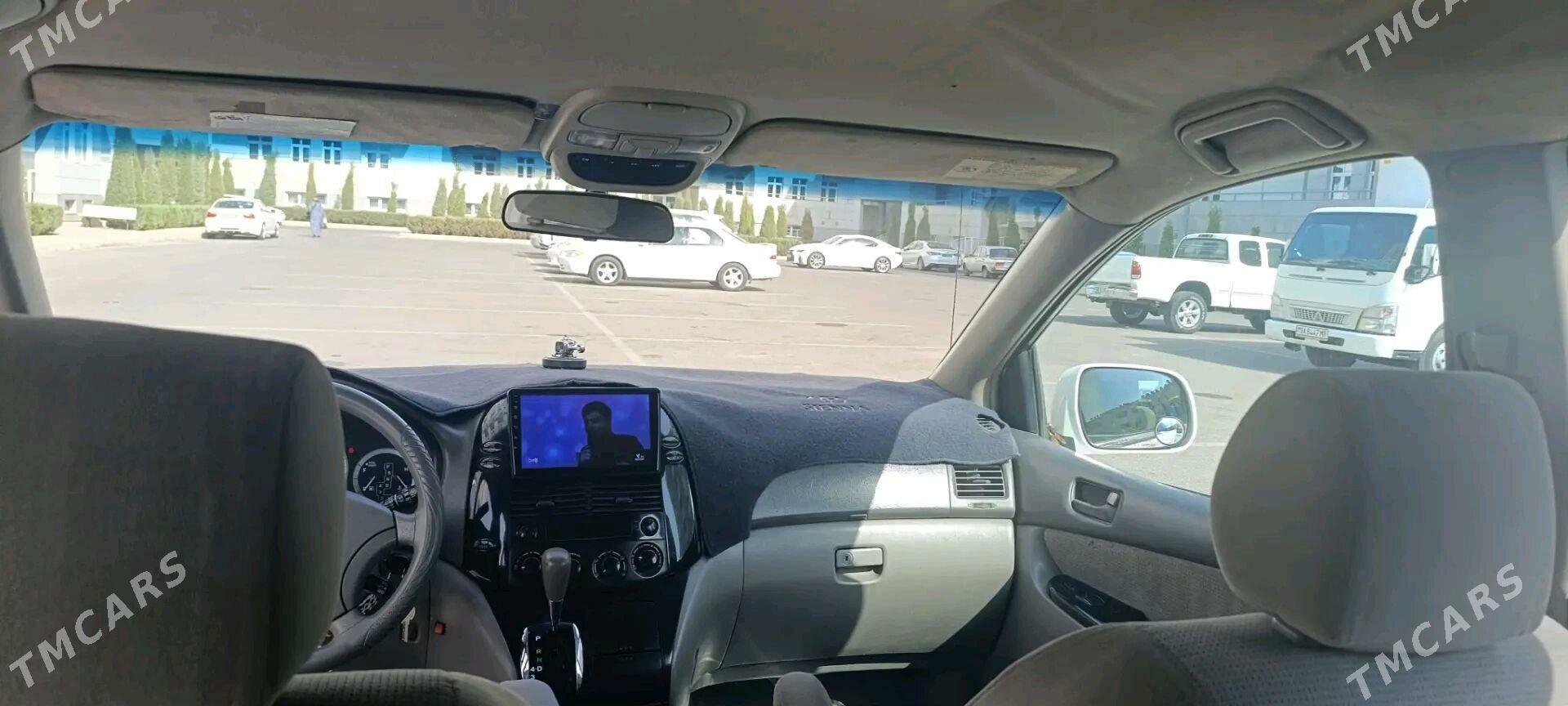 Toyota Sienna 2005 - 210 000 TMT - Мары - img 9