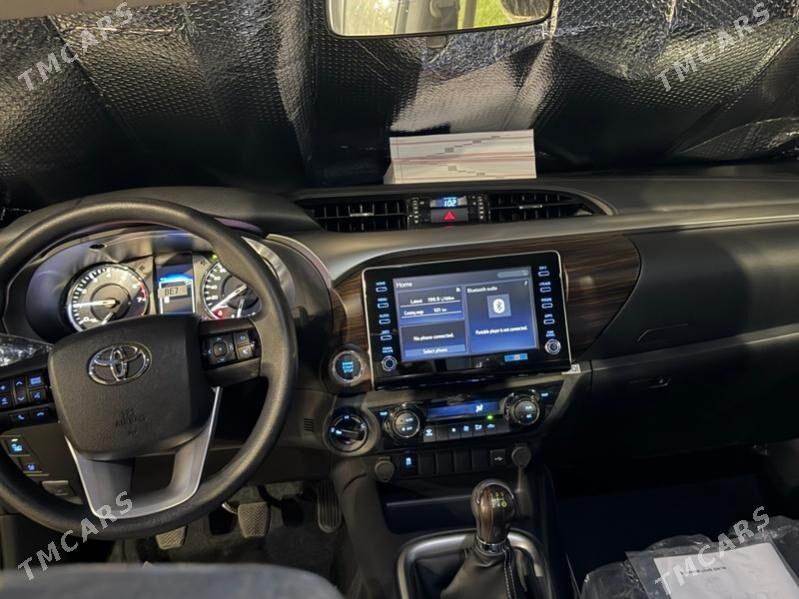 Toyota Hilux 2025 - 640 000 TMT - Aşgabat - img 3