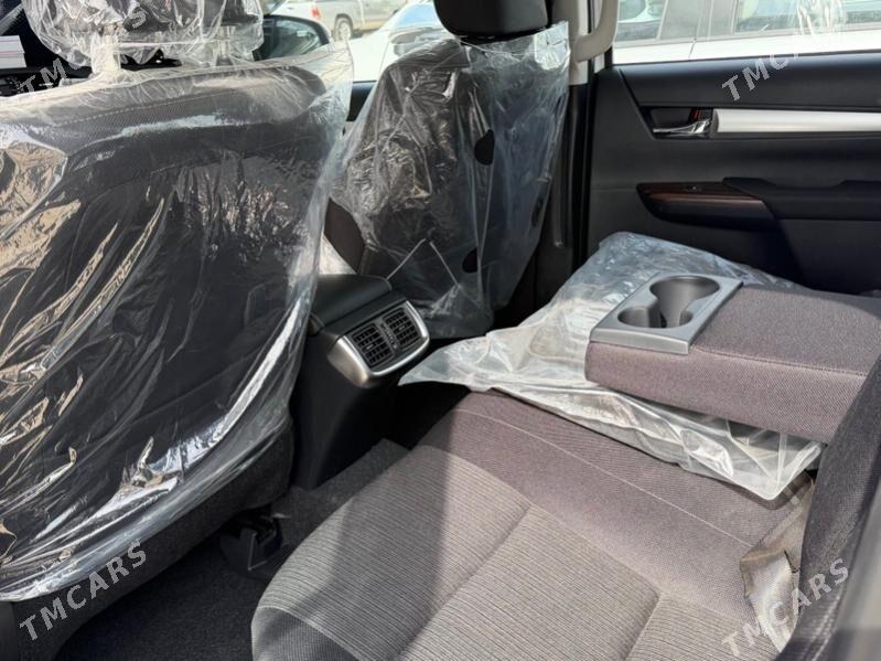 Toyota Hilux 2025 - 640 000 TMT - Aşgabat - img 5